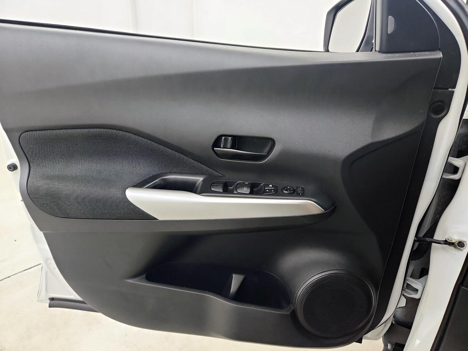 Thumbnail: 2020 Nissan Kicks - 12