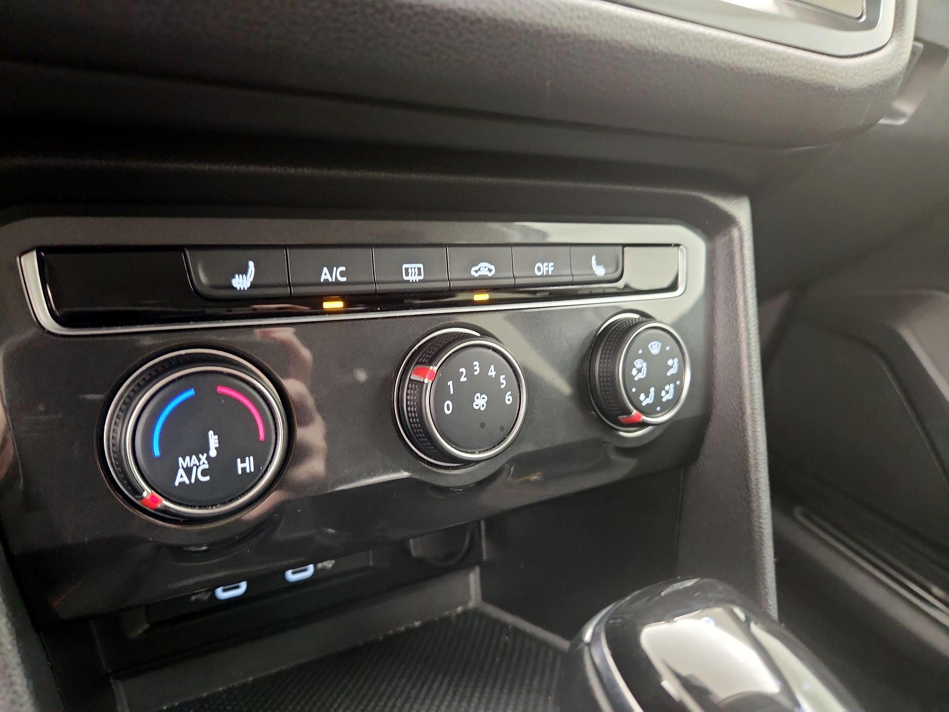 Thumbnail: 2024 Volkswagen Tiguan - 16