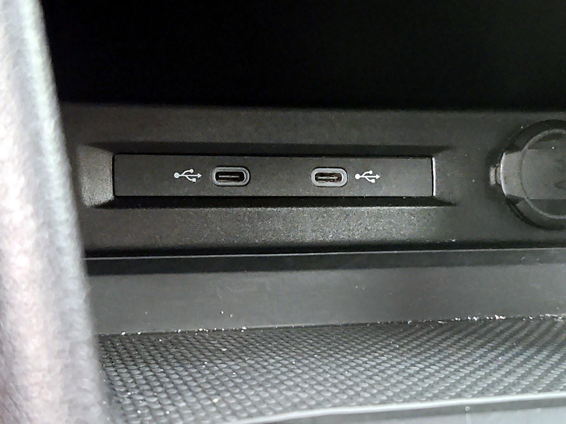 Thumbnail: 2024 Volkswagen Tiguan - 18