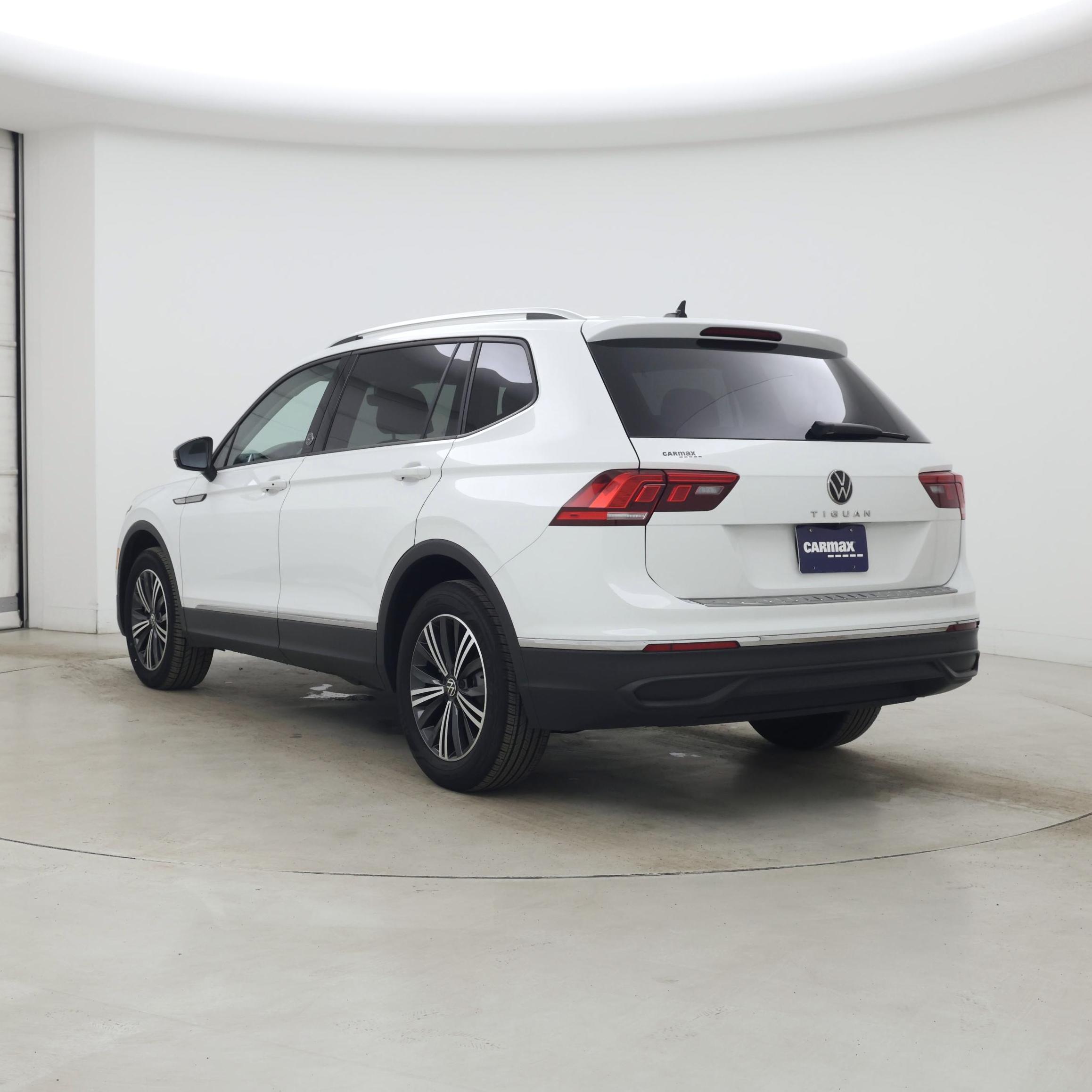 Thumbnail: 2024 Volkswagen Tiguan - 2