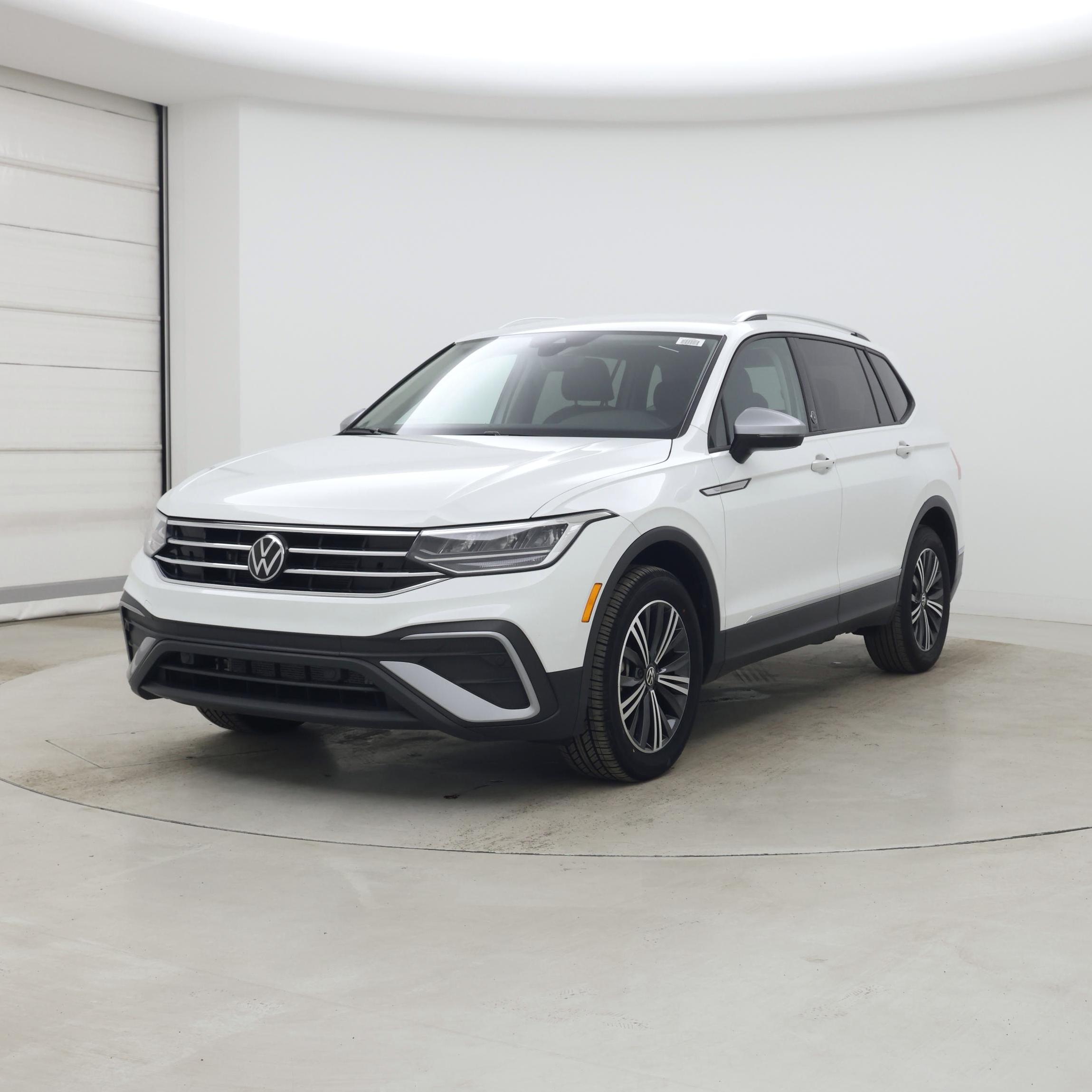 Thumbnail: 2024 Volkswagen Tiguan - 4