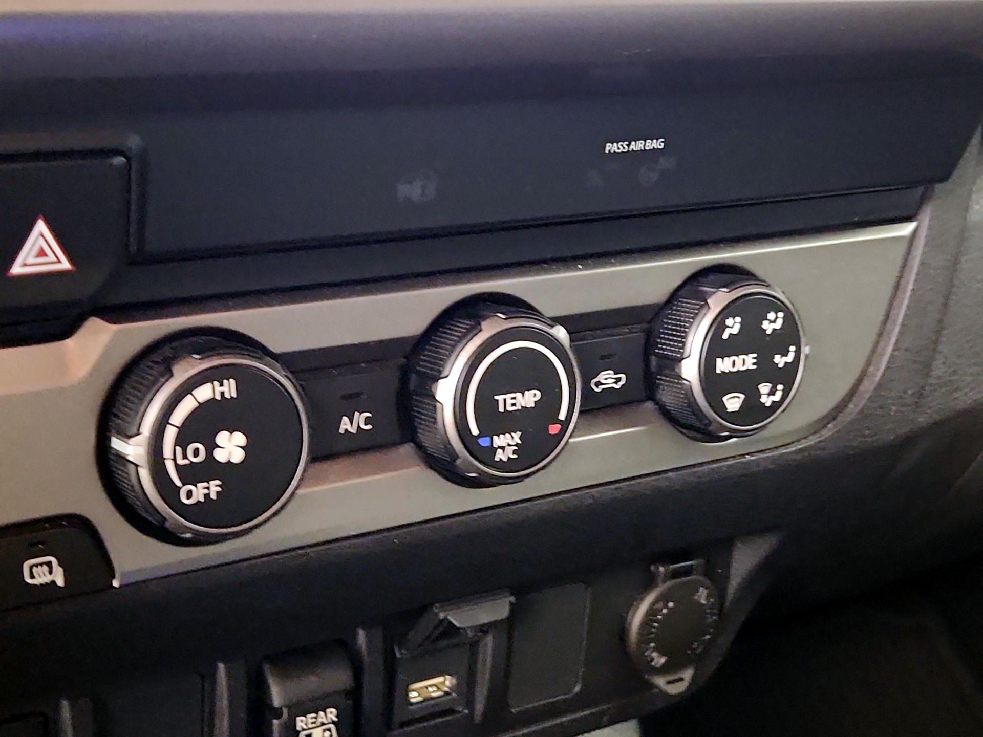 Thumbnail: 2020 Toyota Tacoma - 14