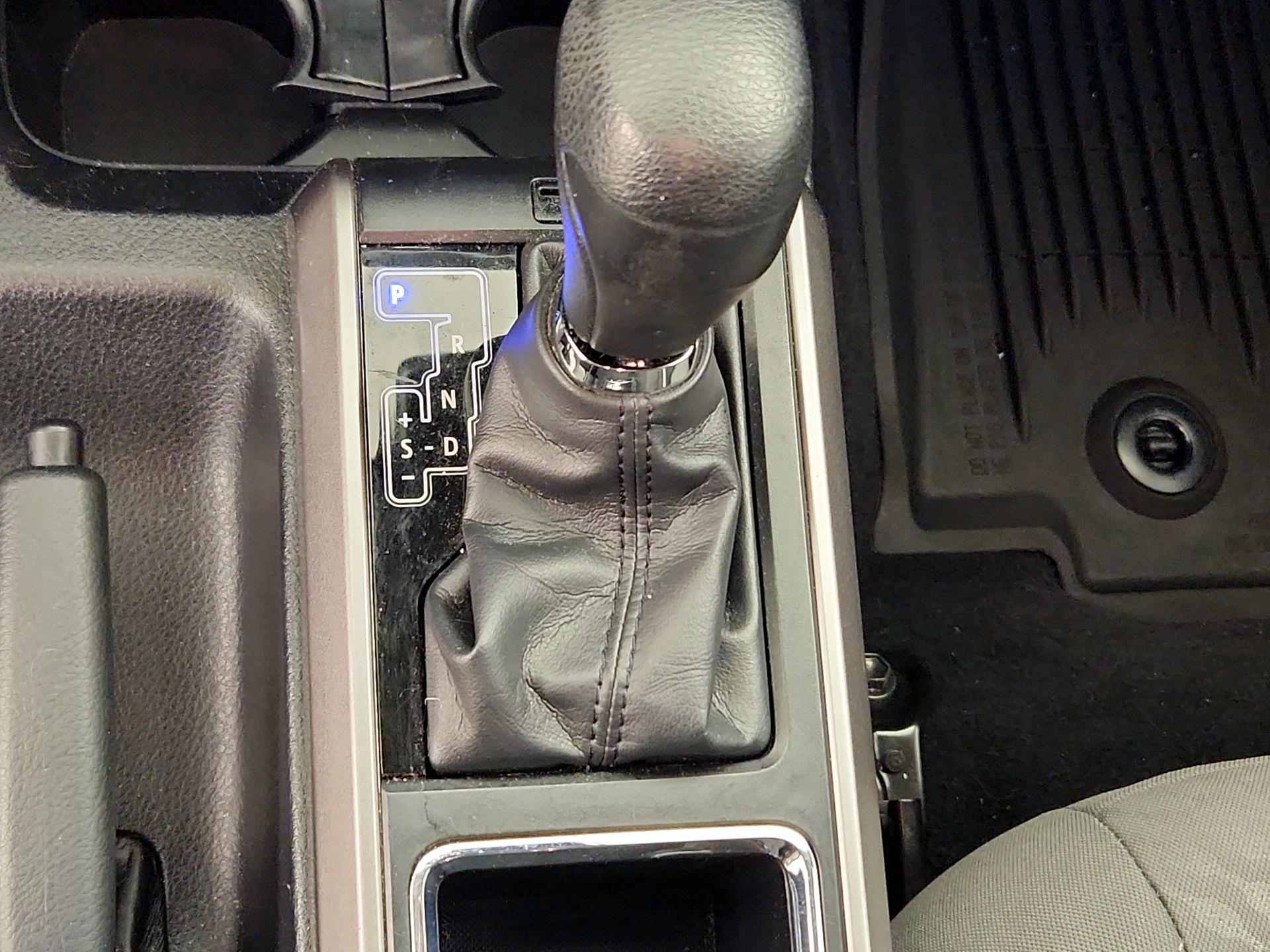 Thumbnail: 2020 Toyota Tacoma - 15