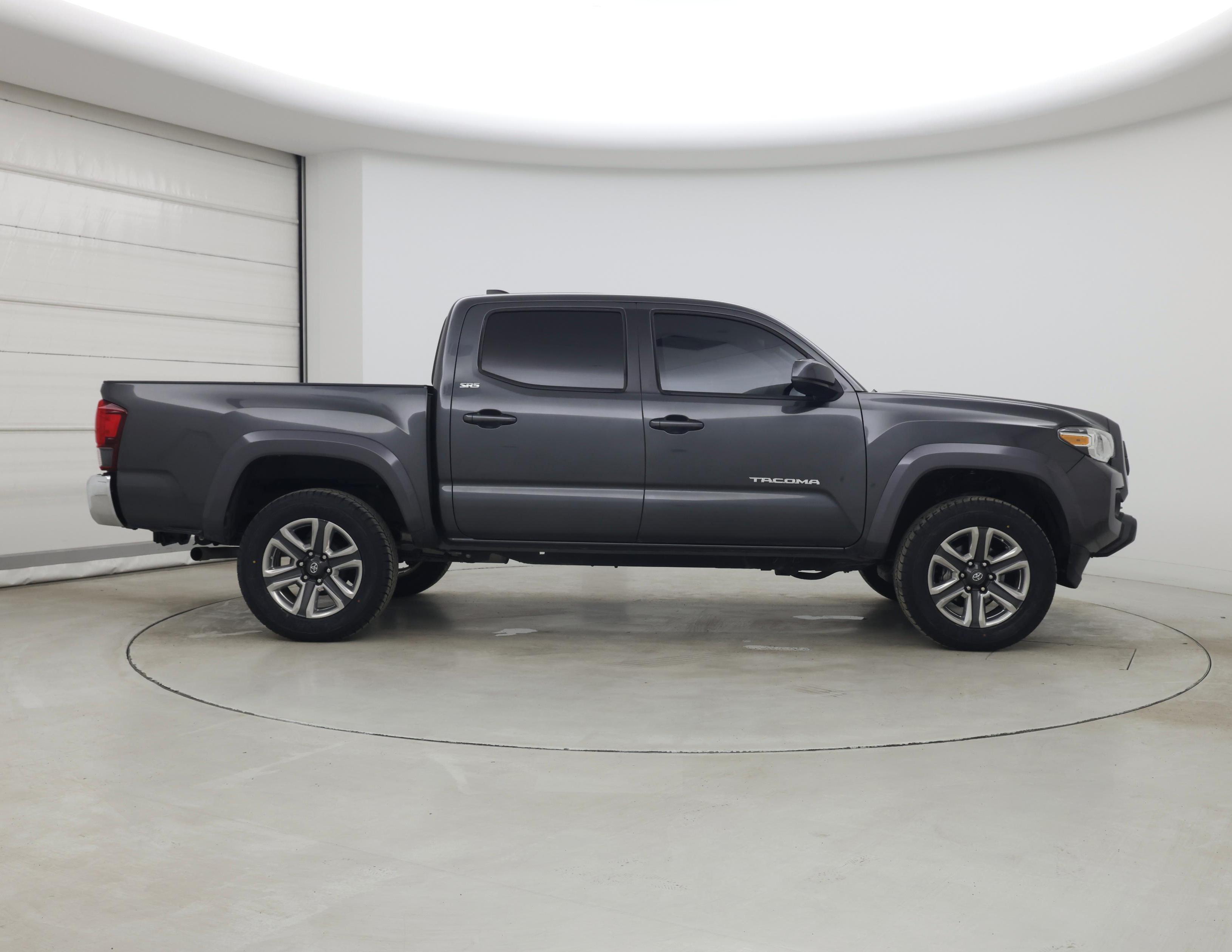 Thumbnail: 2020 Toyota Tacoma - 7