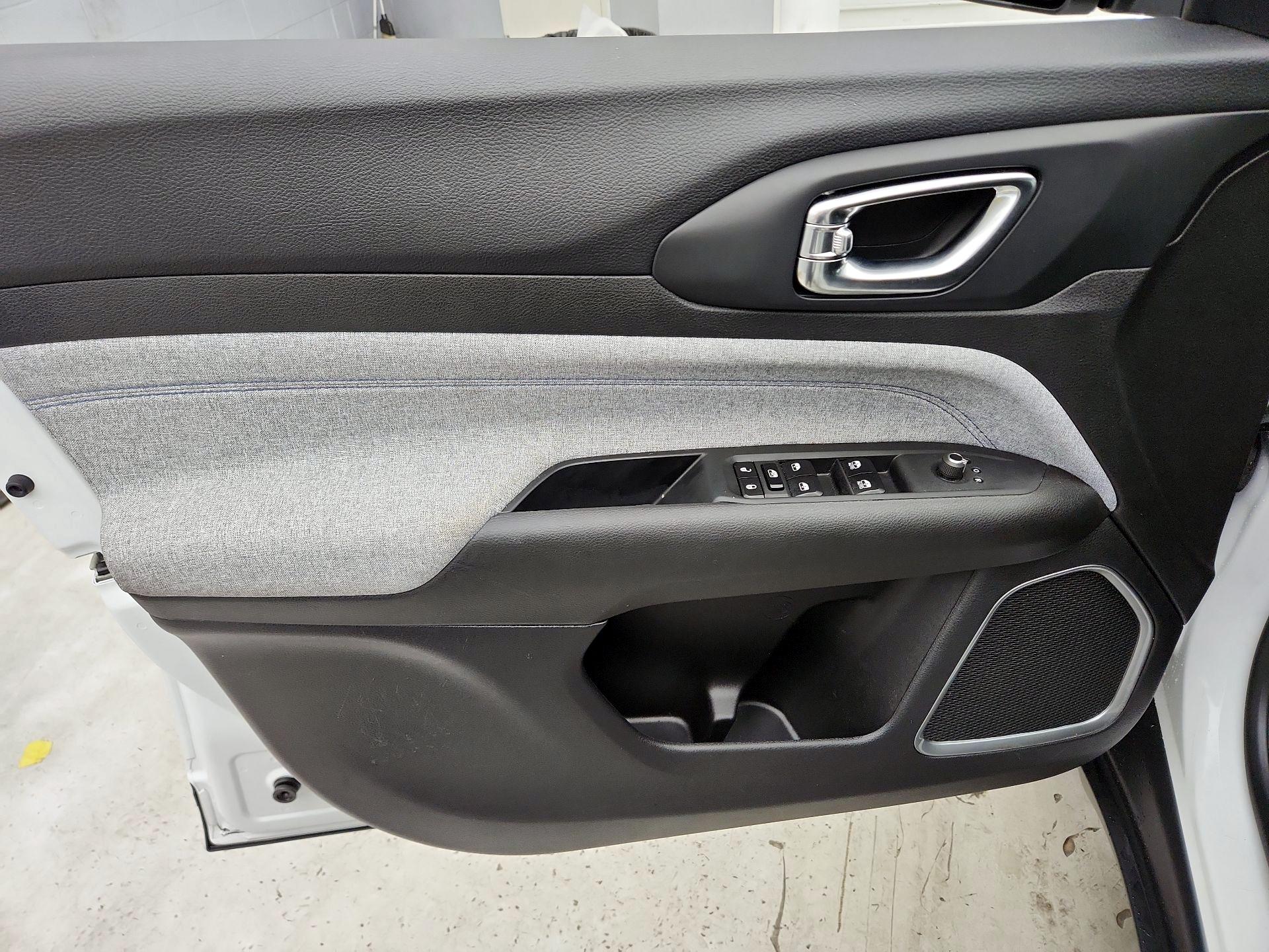 Thumbnail: 2024 Jeep Compass - 12