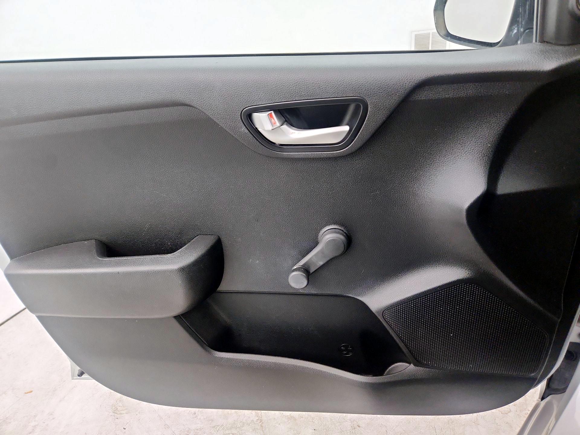 Thumbnail: 2018 Kia Rio - 10