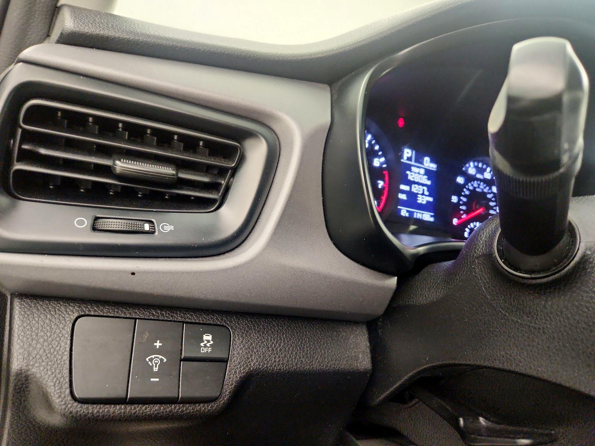 Thumbnail: 2018 Kia Rio - 11