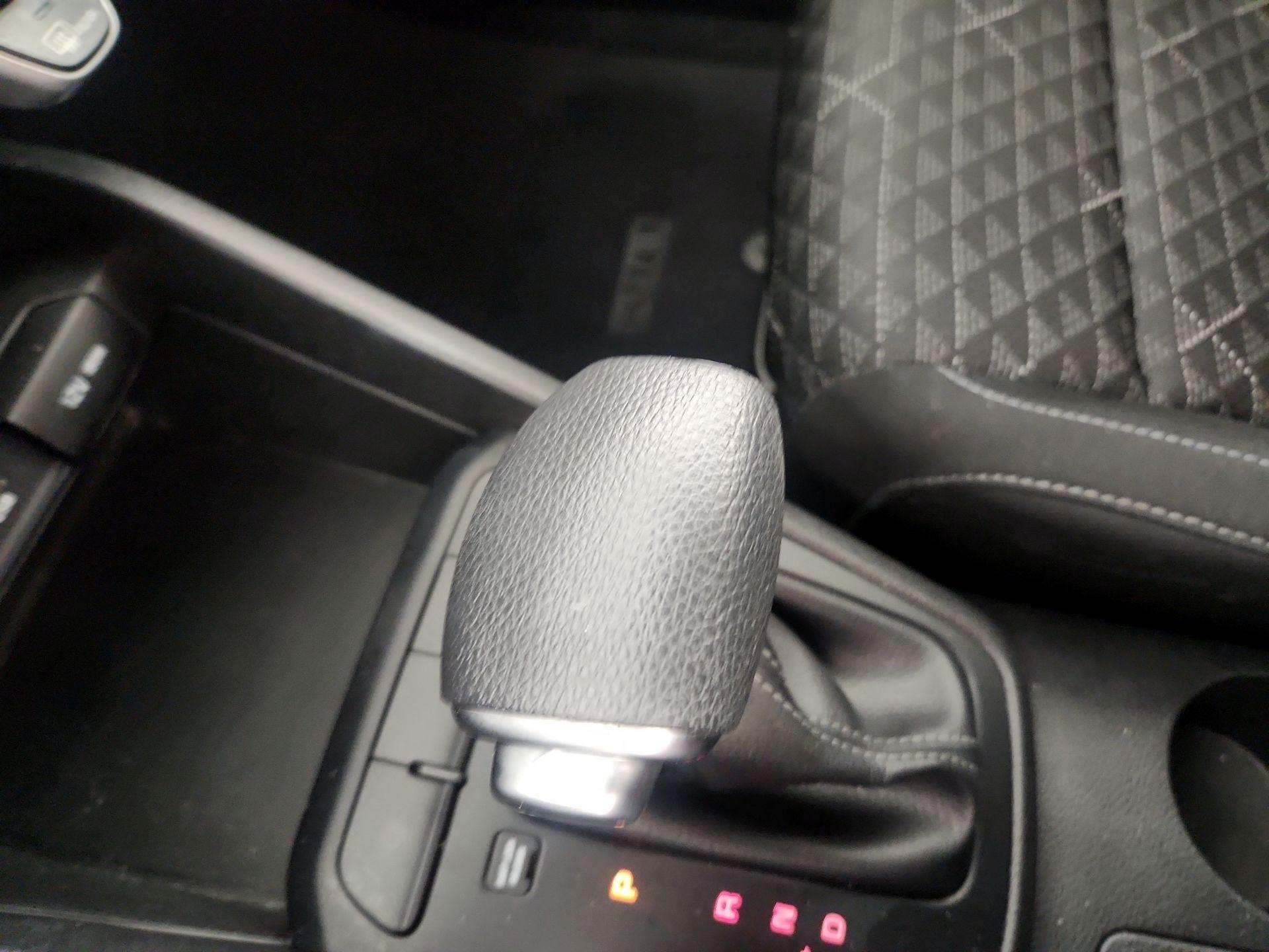 Thumbnail: 2018 Kia Rio - 14