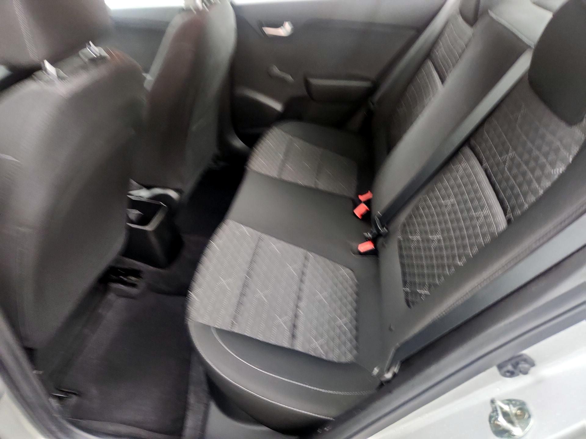 Thumbnail: 2018 Kia Rio - 16