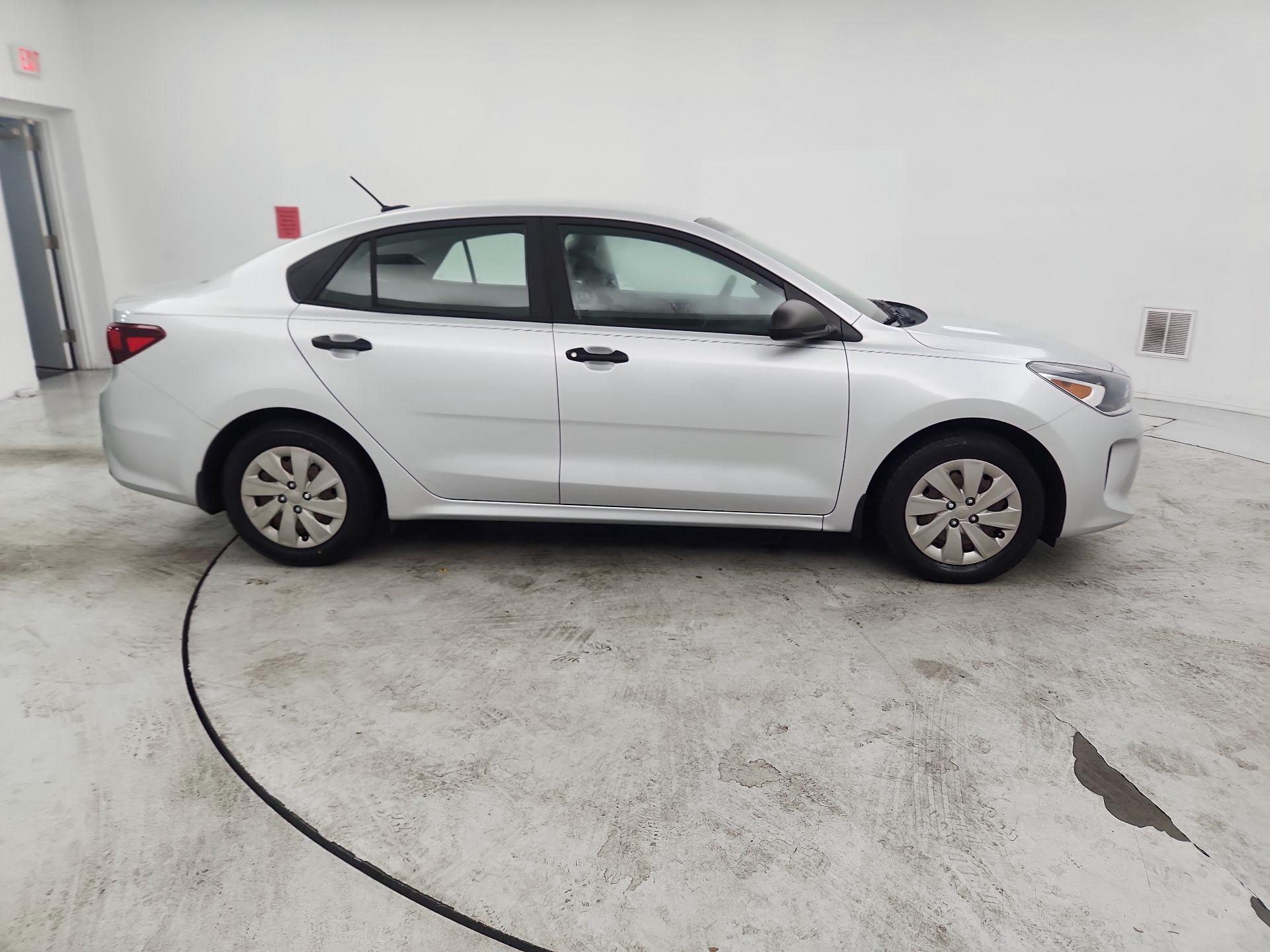 Thumbnail: 2018 Kia Rio - 4