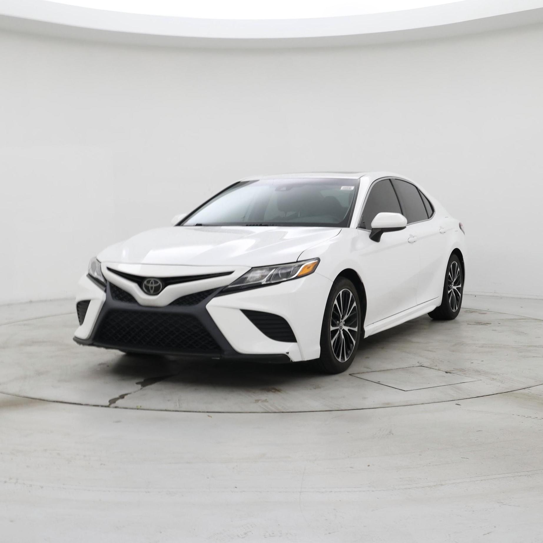 Thumbnail: 2019 Toyota Camry - 4