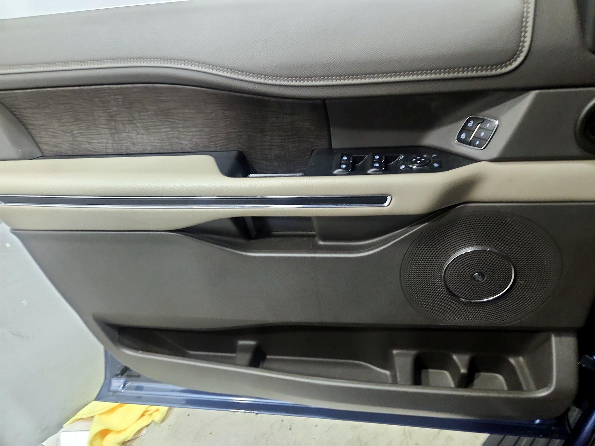 Thumbnail: 2020 Ford Expedition - 12