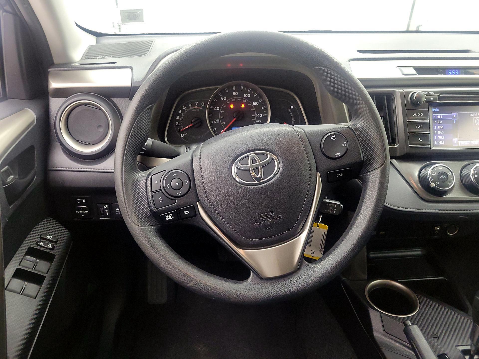 Thumbnail: 2015 Toyota RAV4 - 10