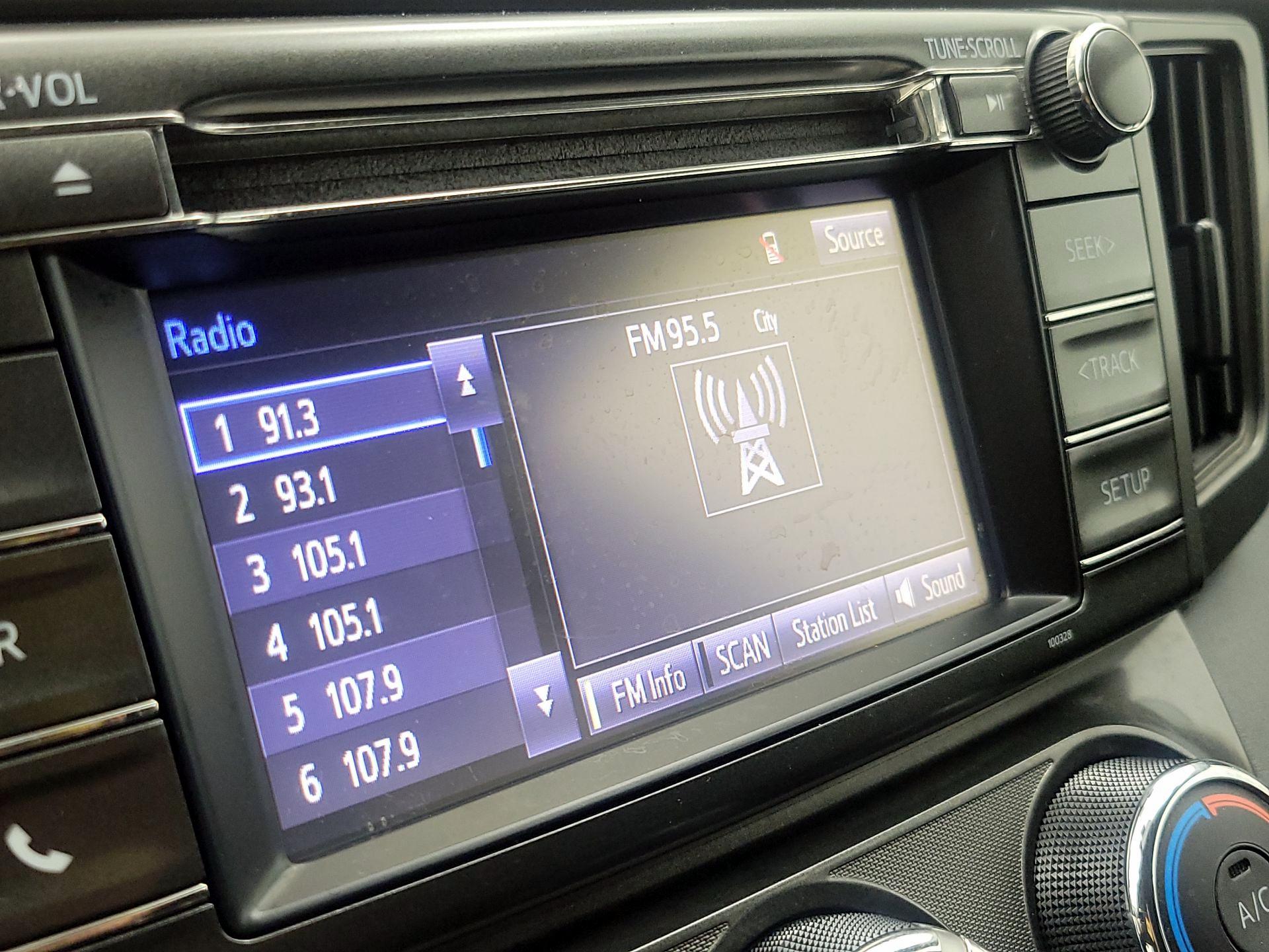 Thumbnail: 2015 Toyota RAV4 - 15