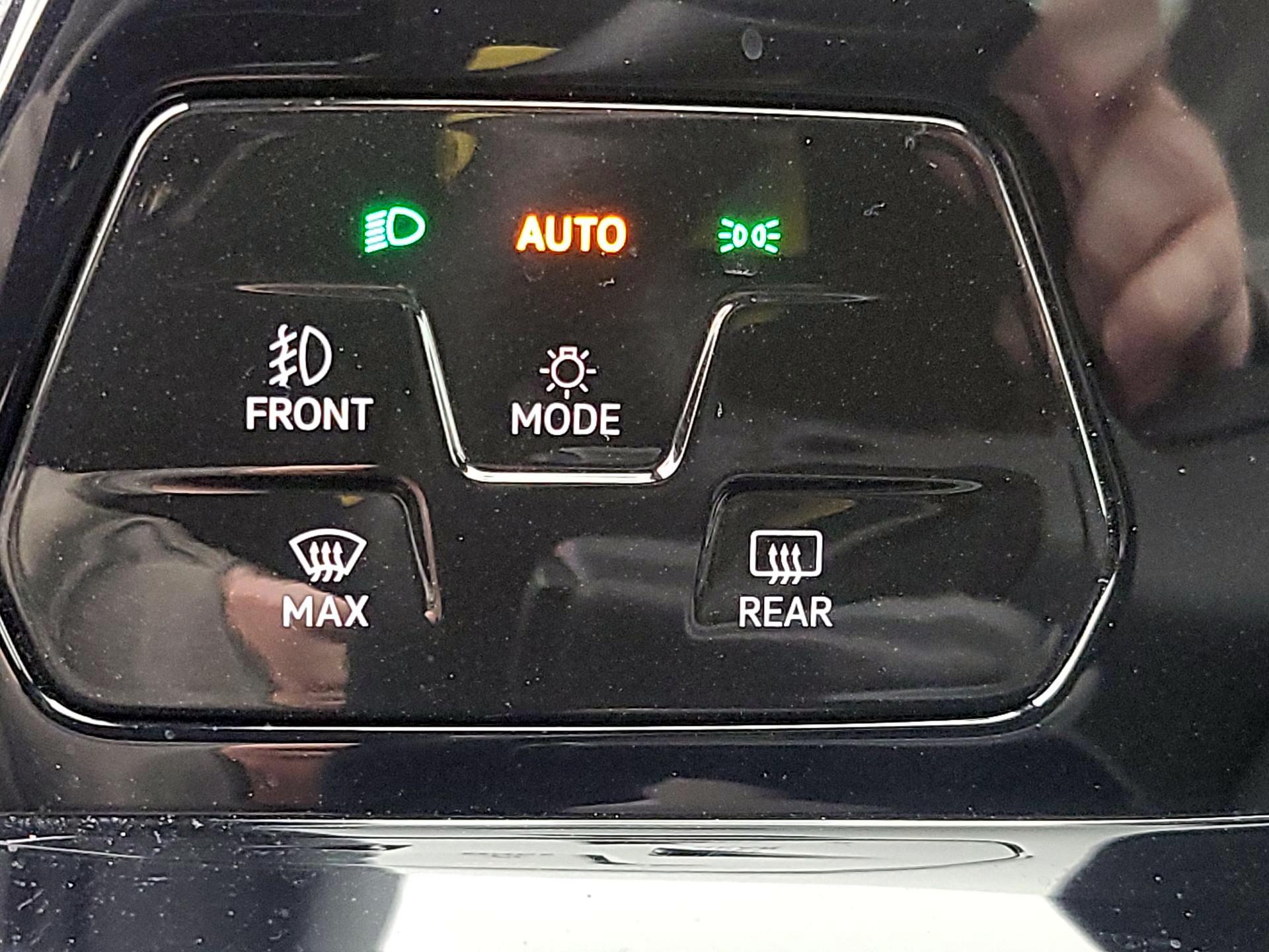 Thumbnail: 2022 Volkswagen Golf - 13