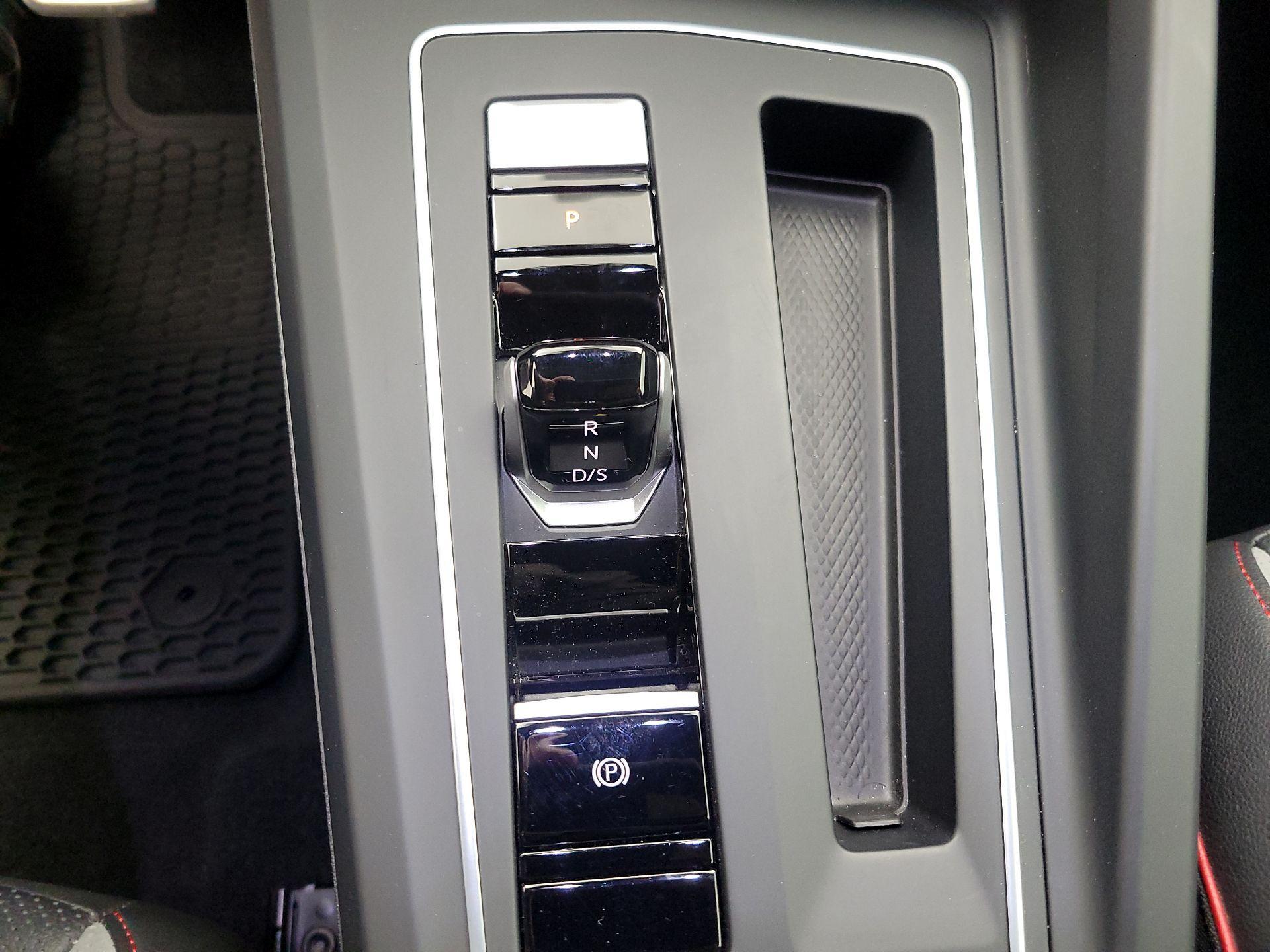 Thumbnail: 2022 Volkswagen Golf - 18