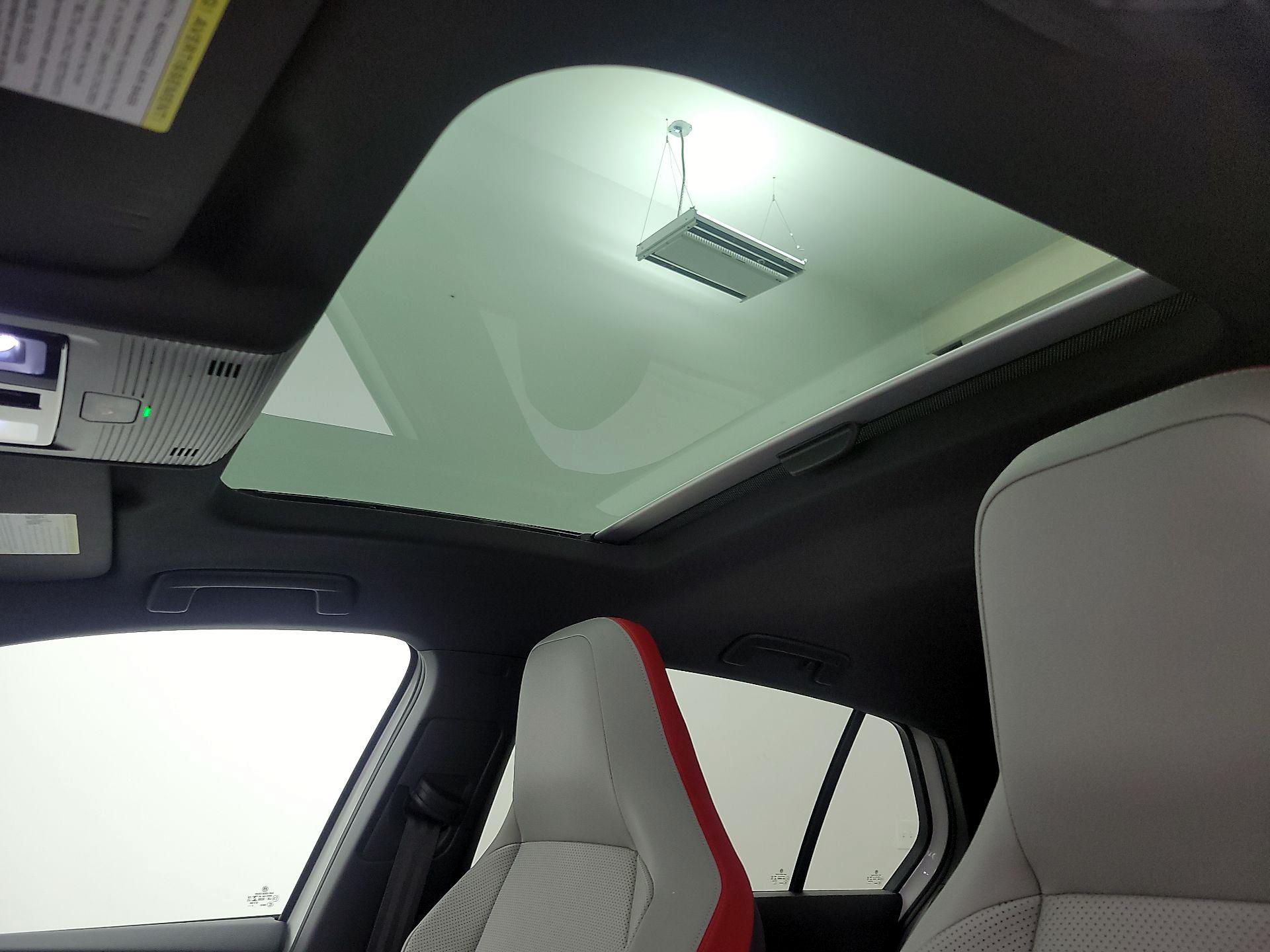 Thumbnail: 2022 Volkswagen Golf - 20