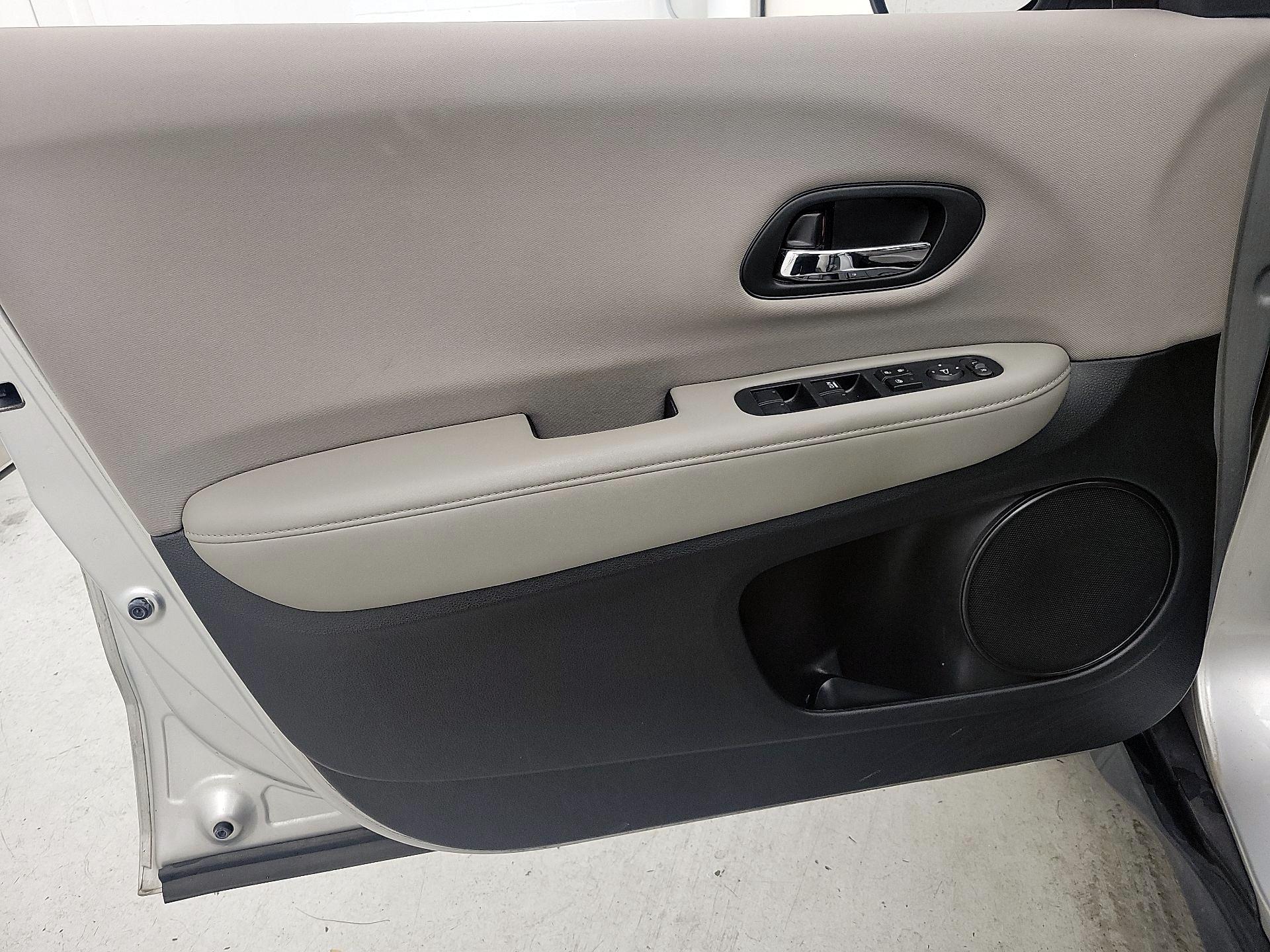 Thumbnail: 2016 Honda HR-V - 12