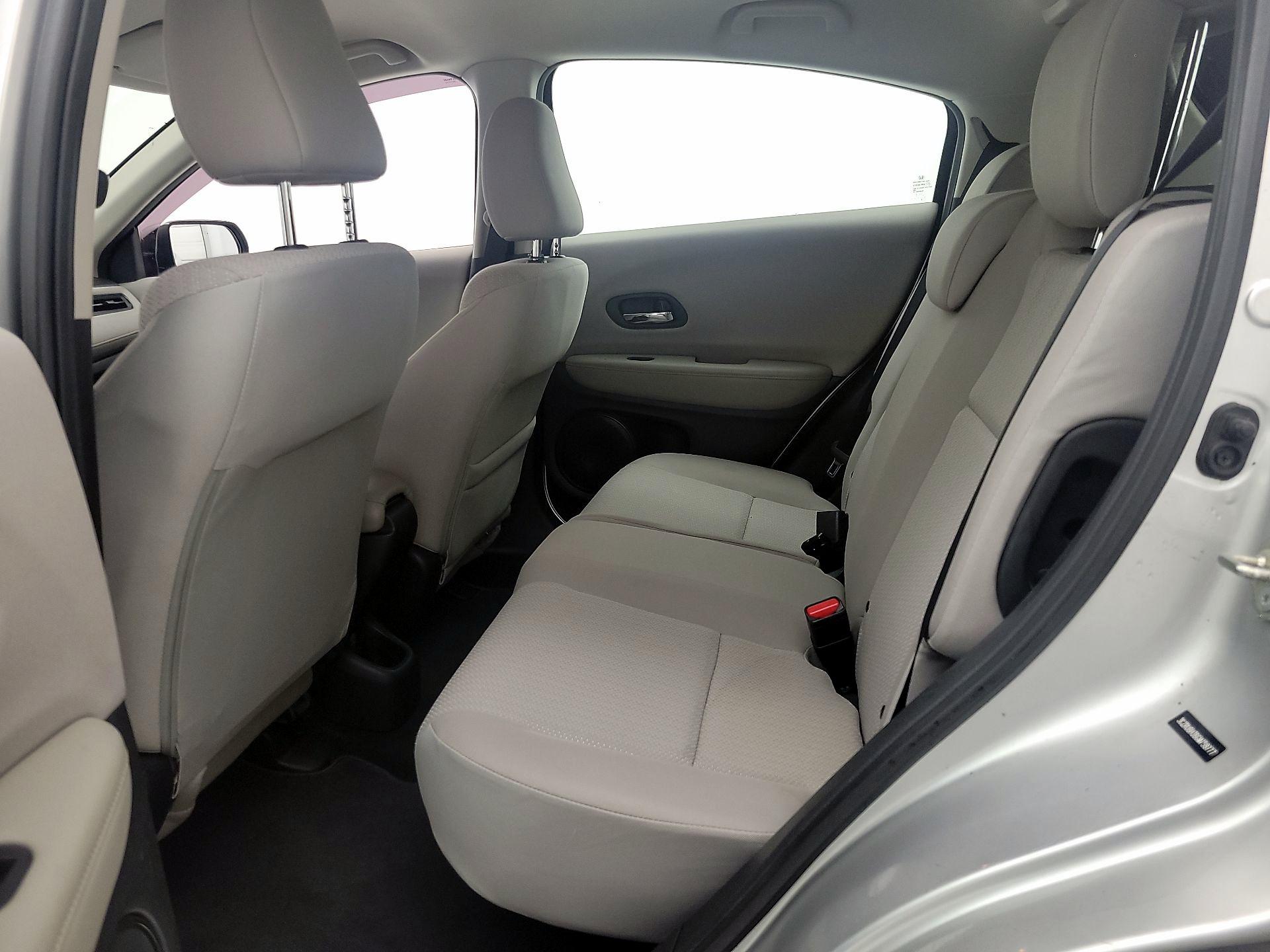 Thumbnail: 2016 Honda HR-V - 17