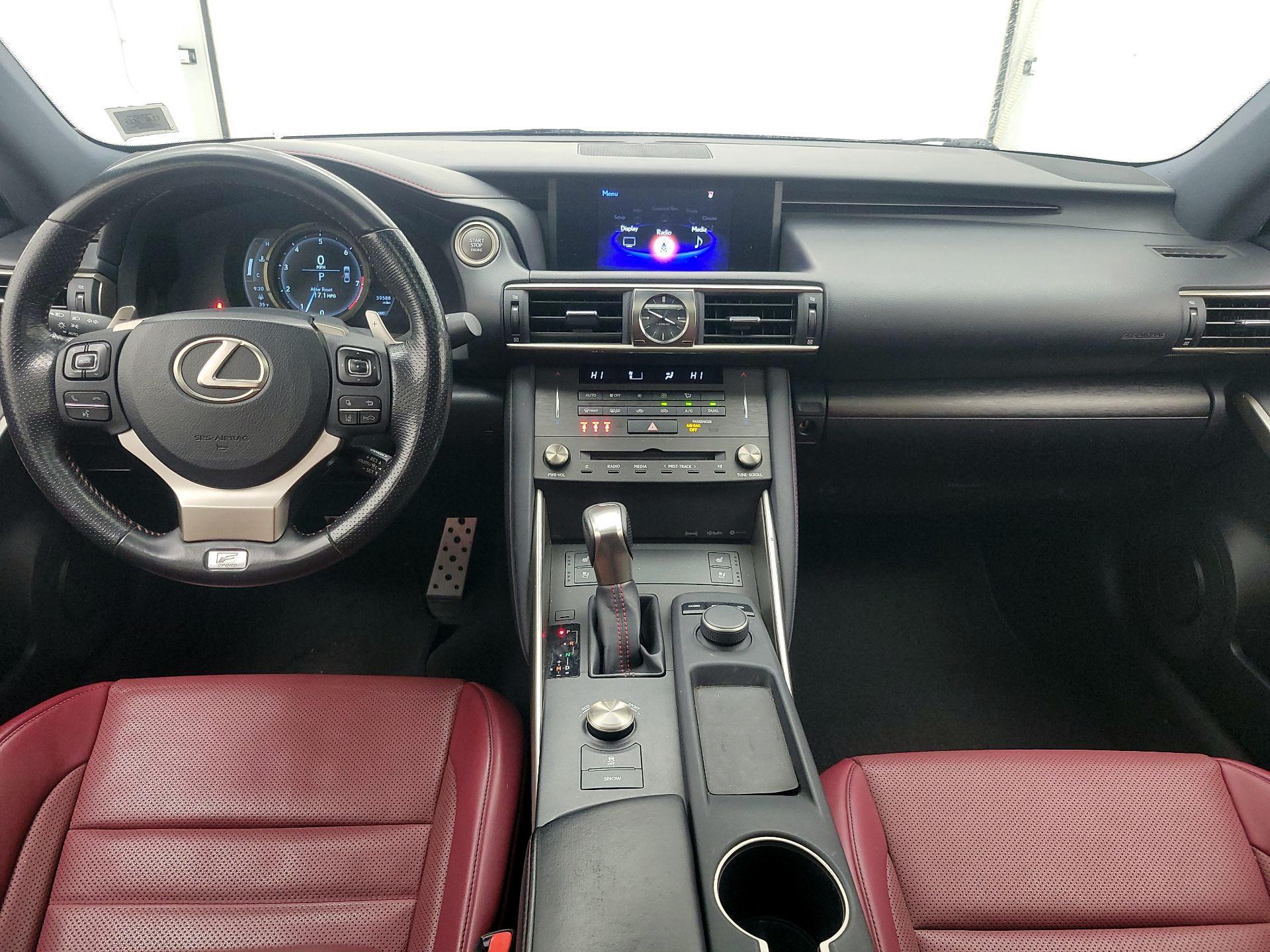 Thumbnail: 2019 Lexus IS - 9