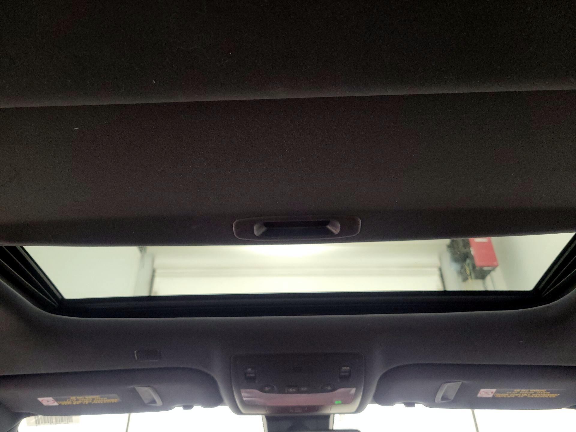 Thumbnail: 2019 Lexus IS - 19