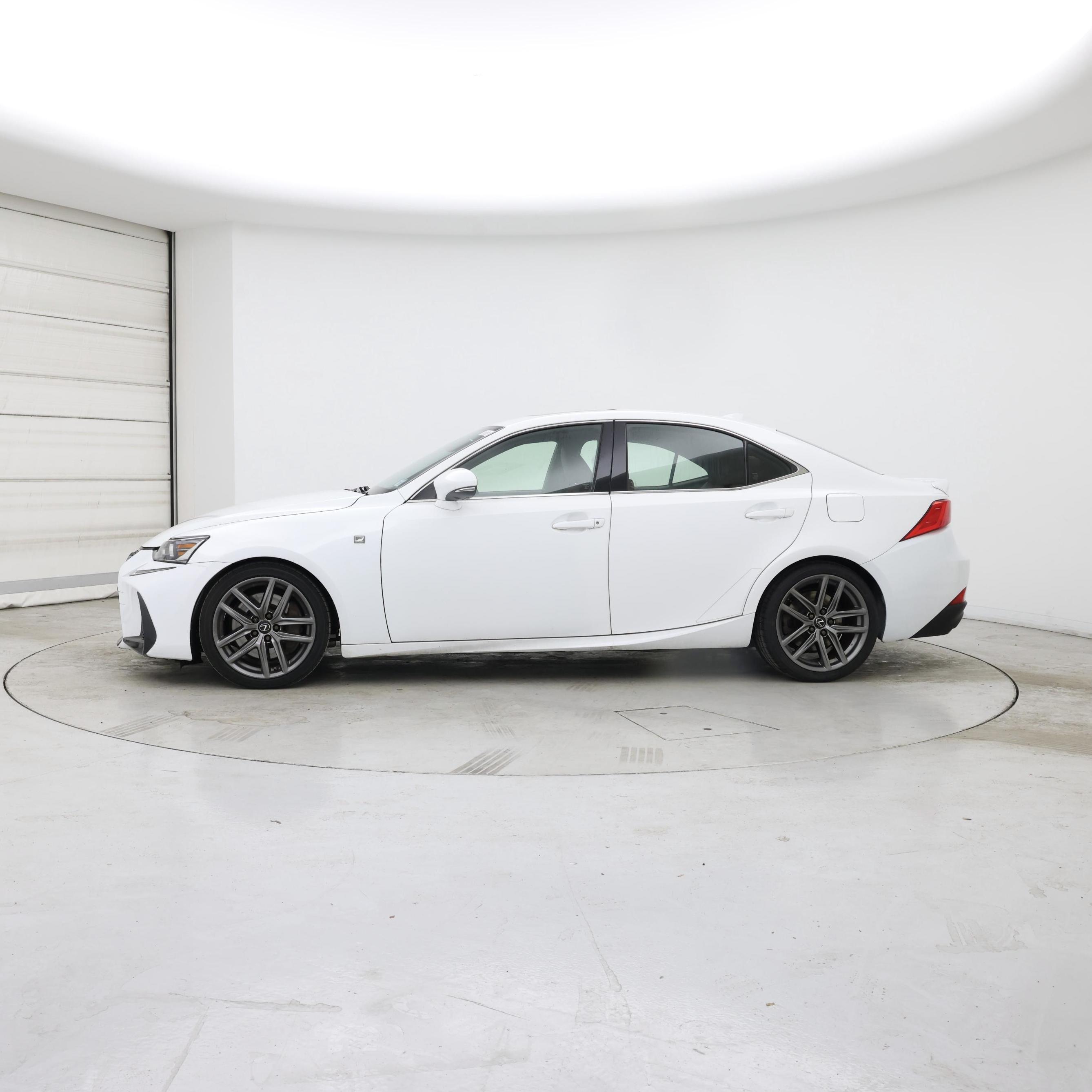 Thumbnail: 2019 Lexus IS - 3