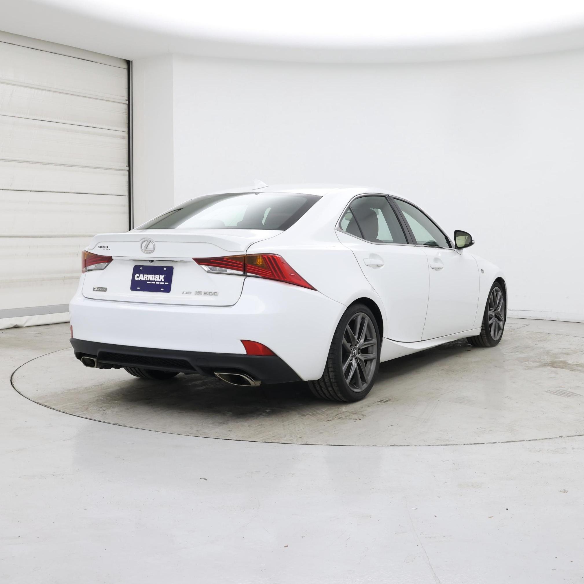 Thumbnail: 2019 Lexus IS - 8