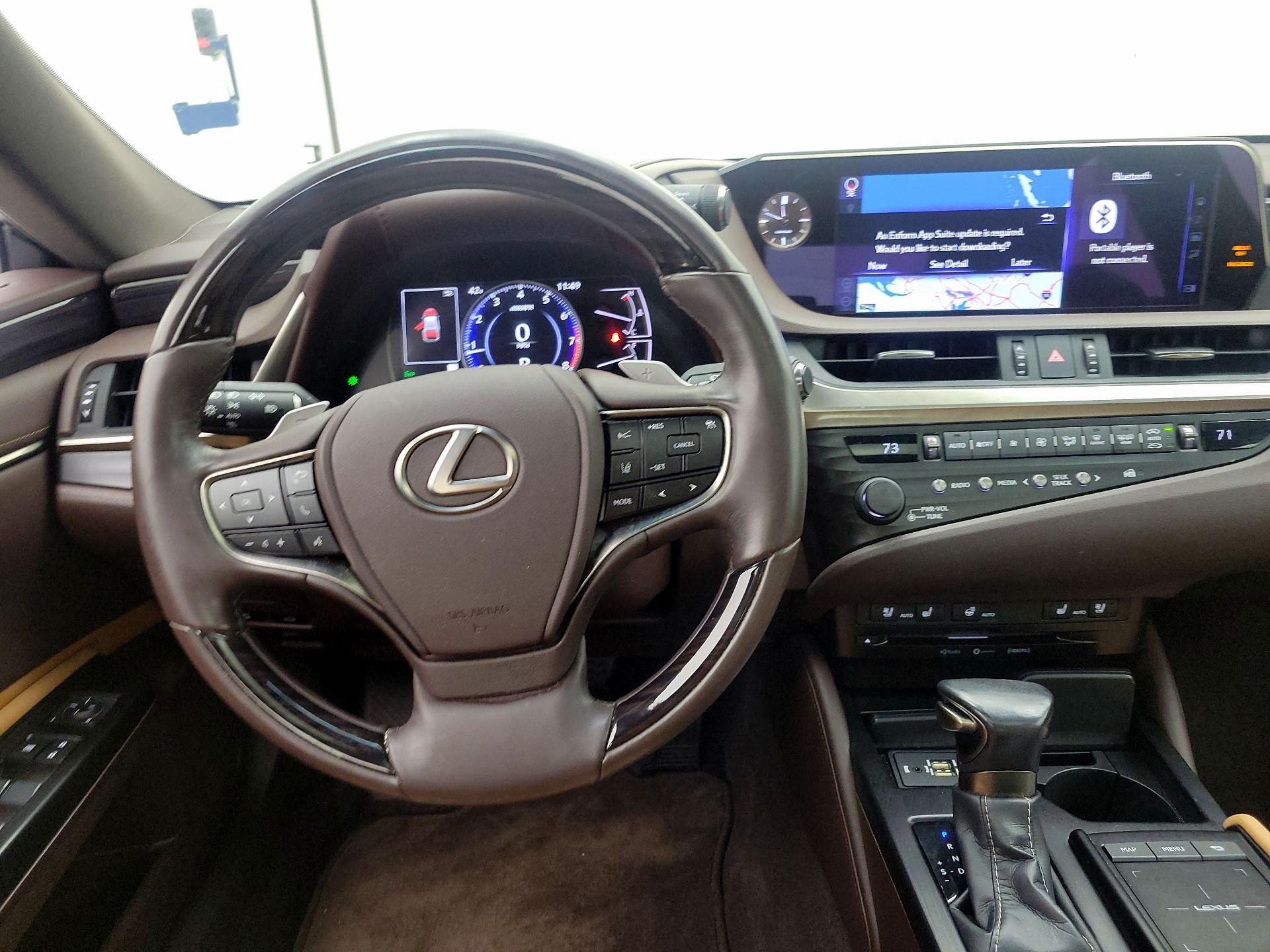 Thumbnail: 2019 Lexus ES - 10