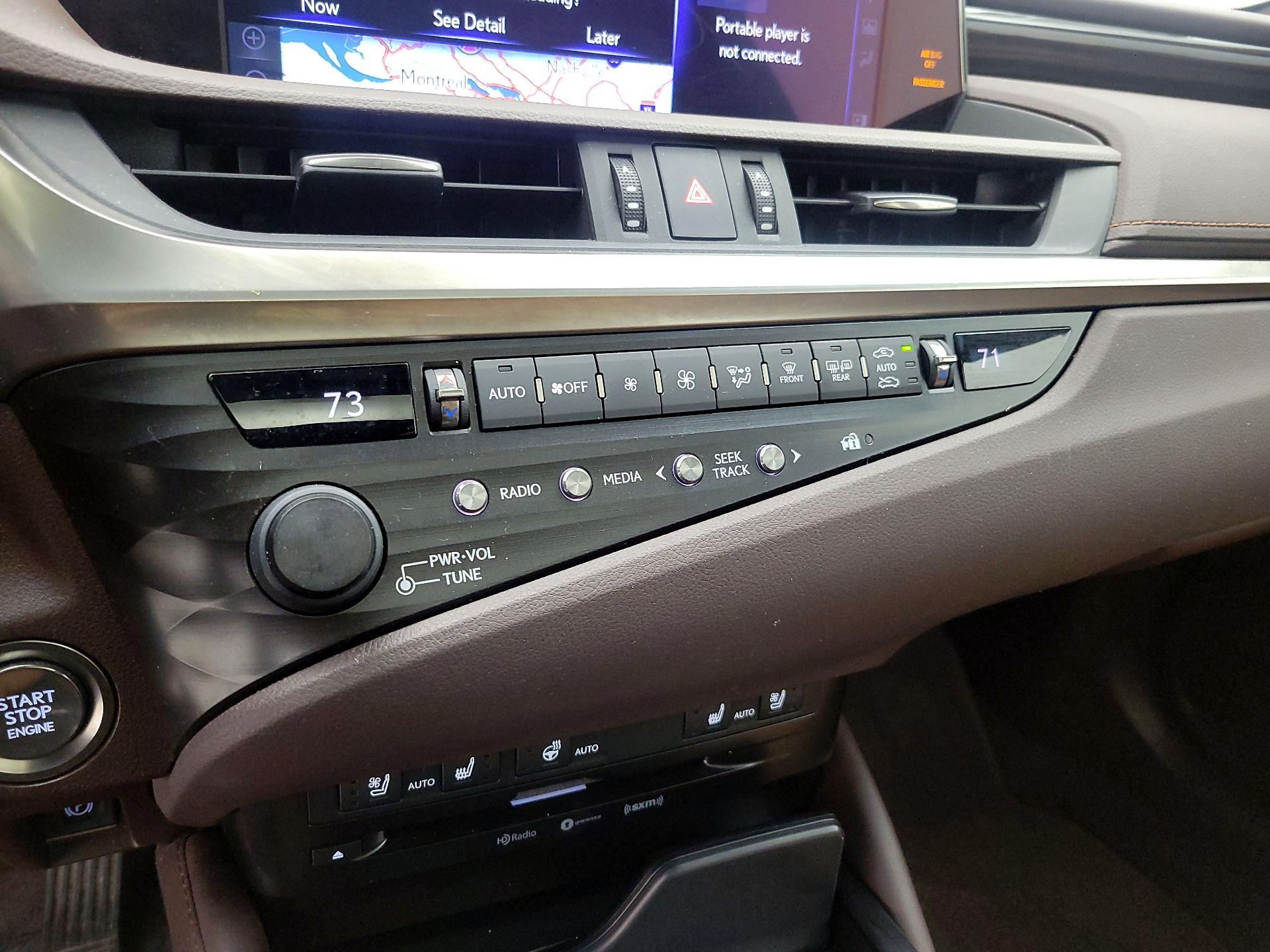 Thumbnail: 2019 Lexus ES - 17