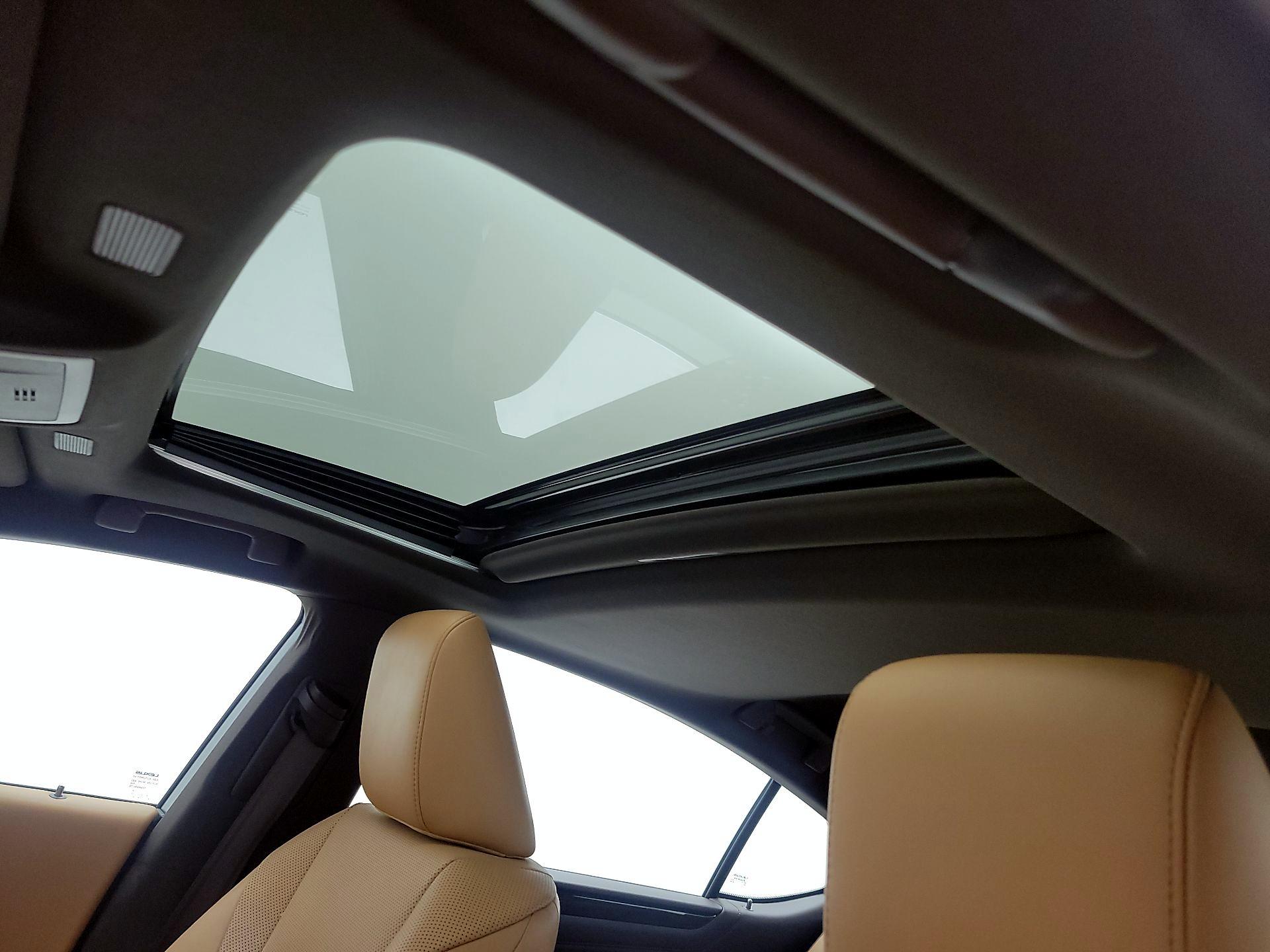 Thumbnail: 2019 Lexus ES - 19