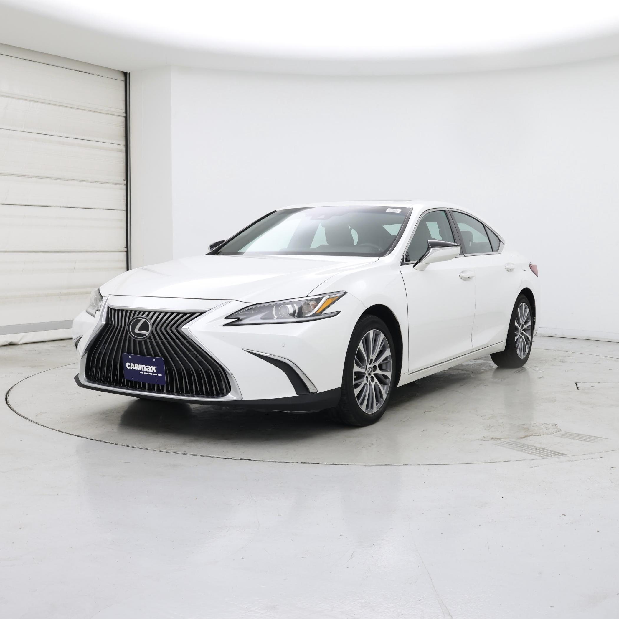 Thumbnail: 2019 Lexus ES - 4