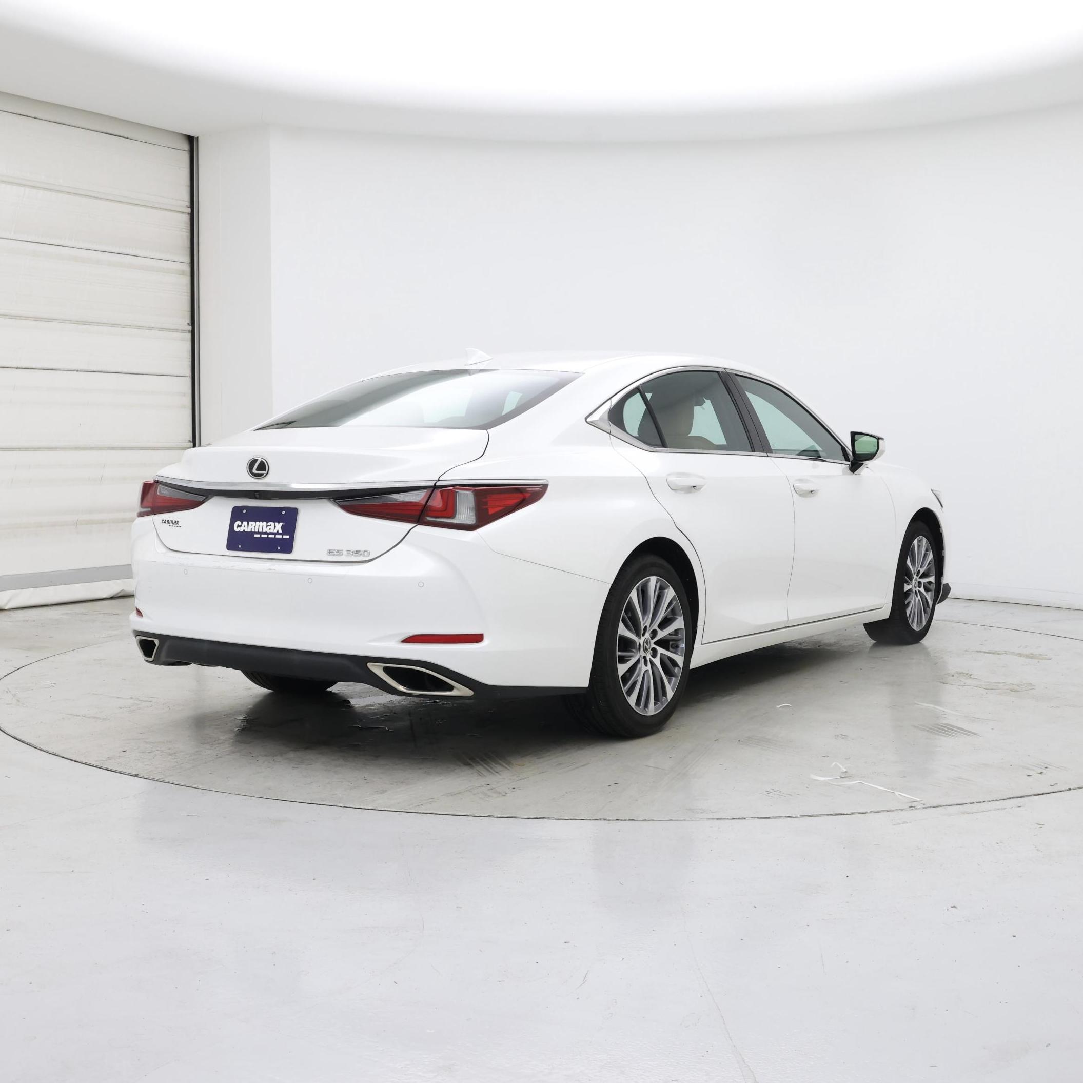 Thumbnail: 2019 Lexus ES - 8