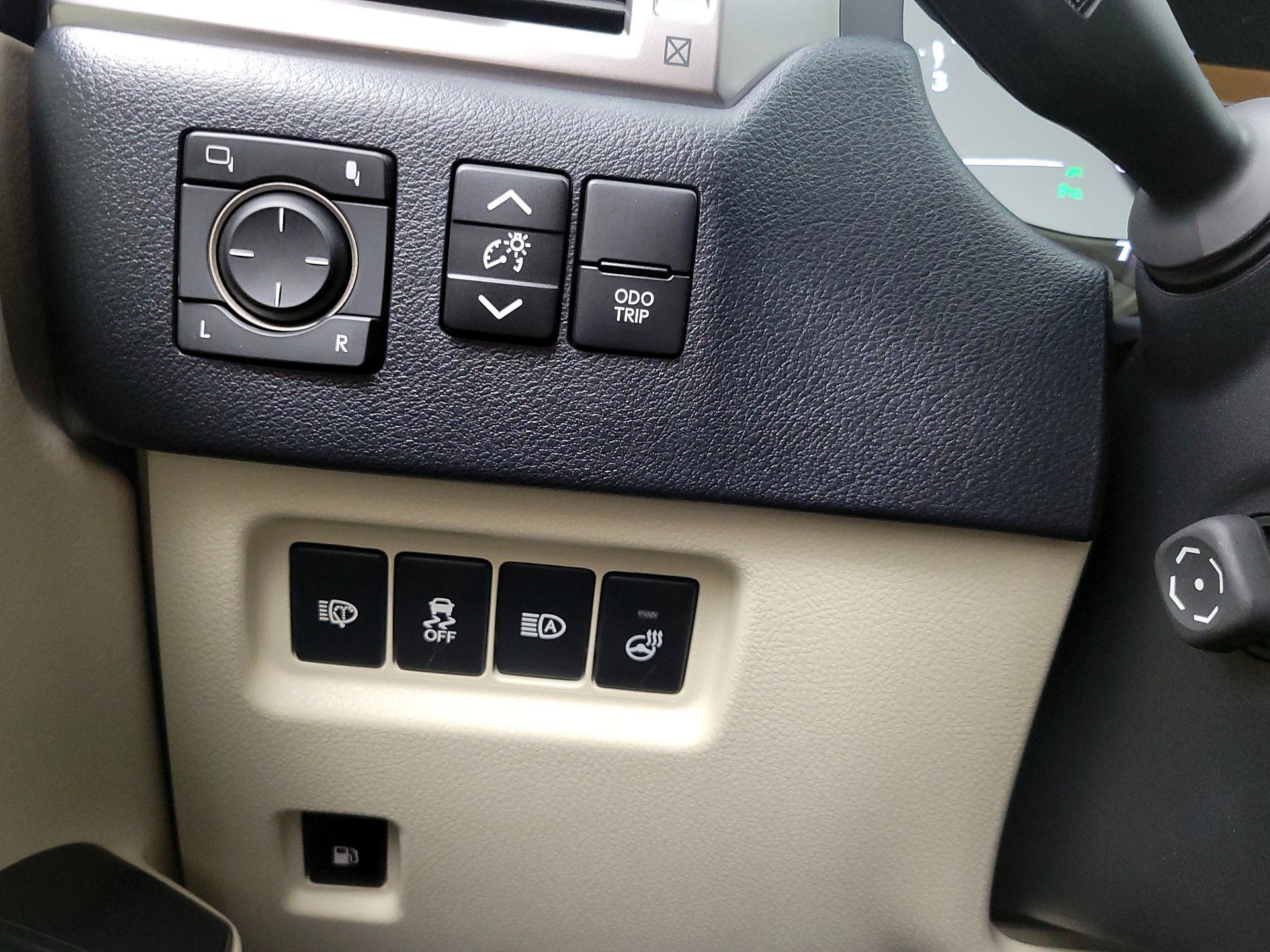 Thumbnail: 2023 Lexus GX - 14