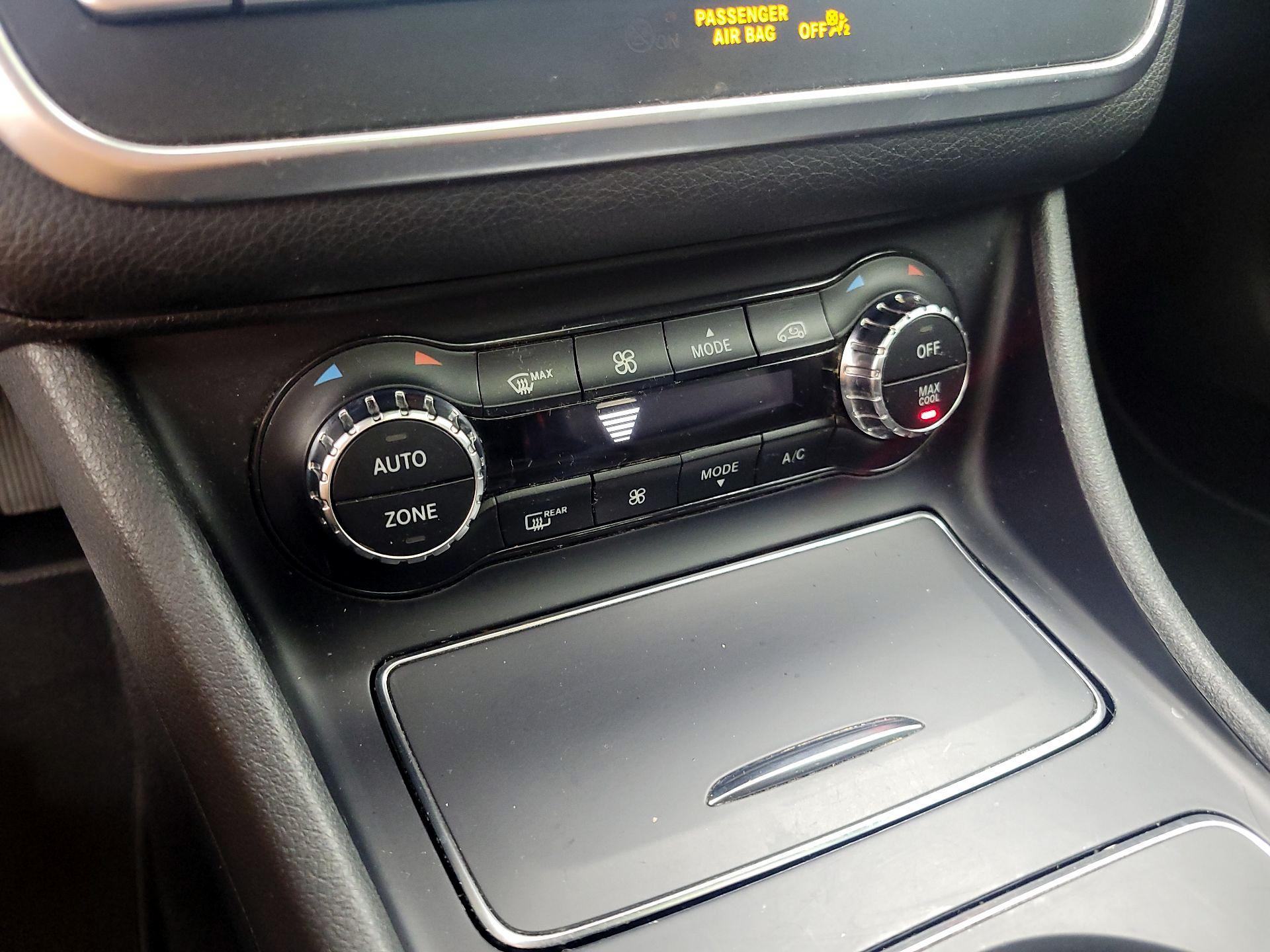 Thumbnail: 2018 Mercedes-Benz GLA - 15