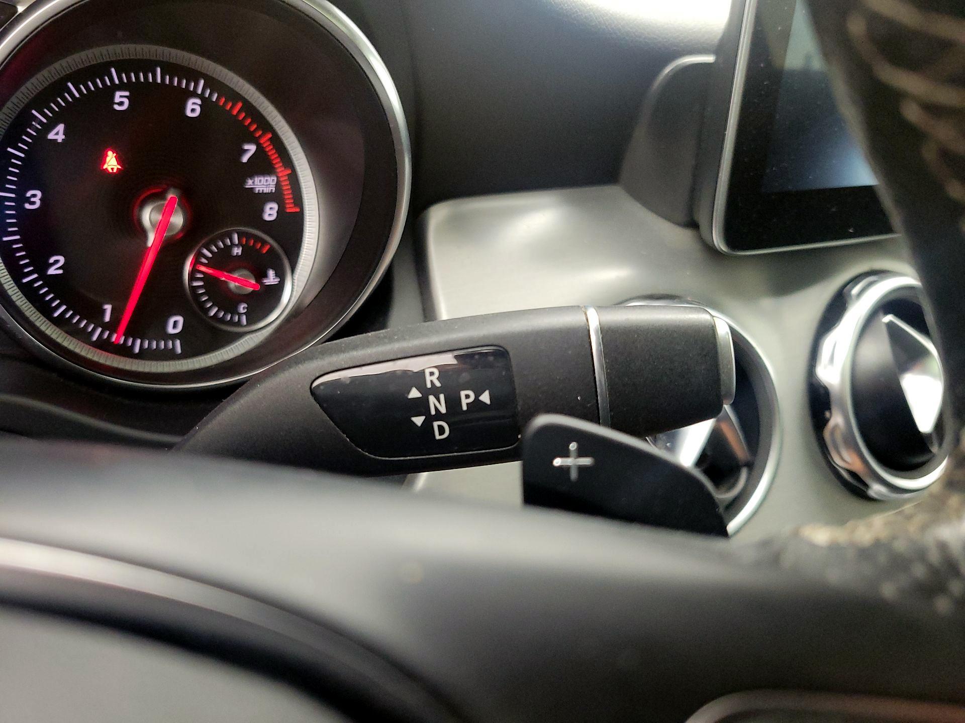 Thumbnail: 2018 Mercedes-Benz GLA - 16