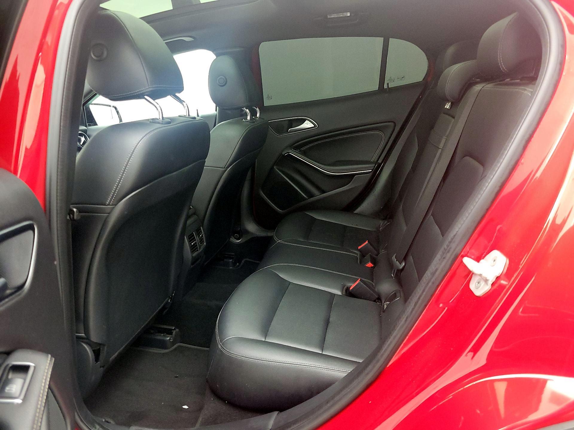 Thumbnail: 2018 Mercedes-Benz GLA - 18