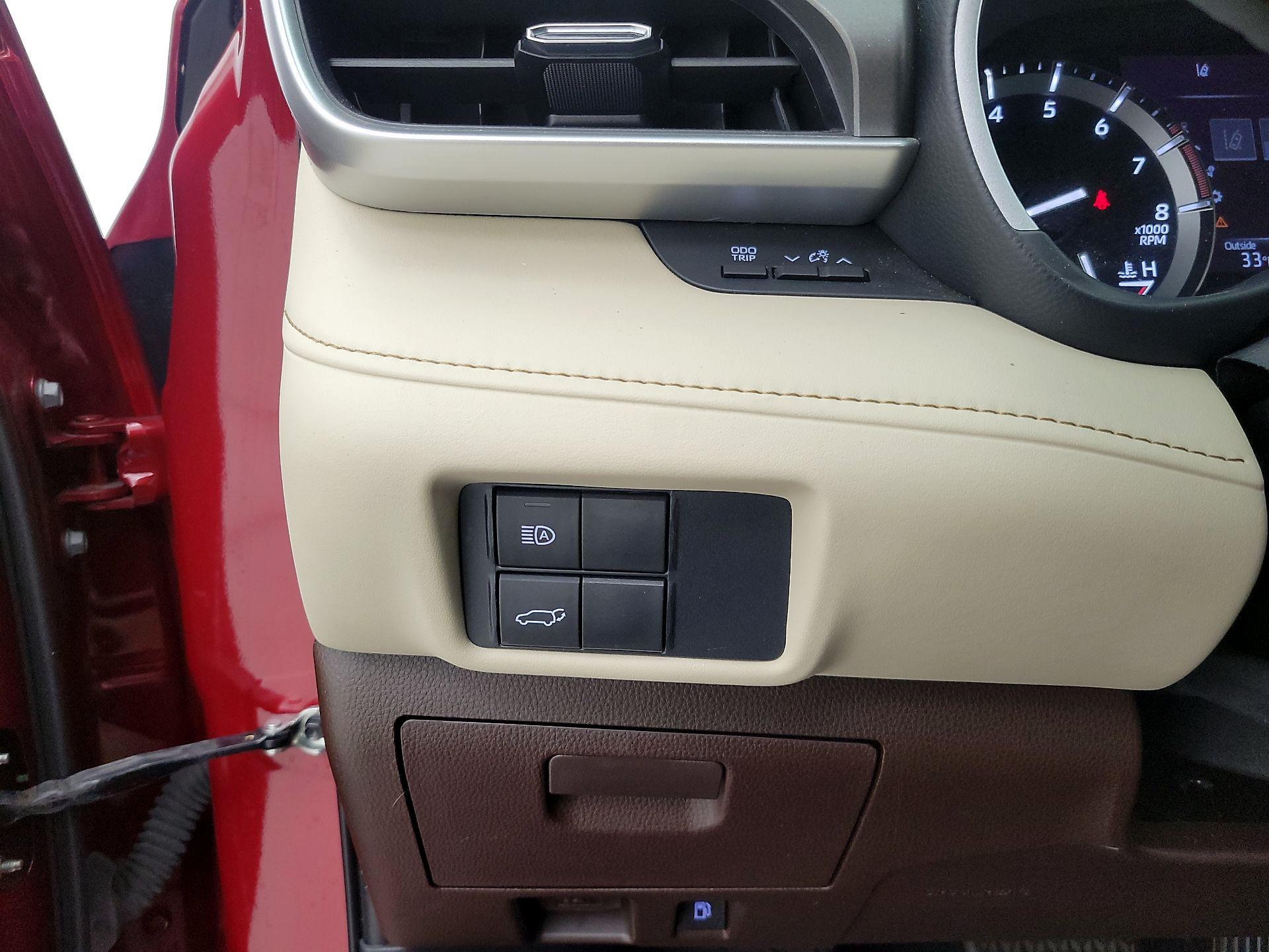 Thumbnail: 2021 Toyota Highlander - 13