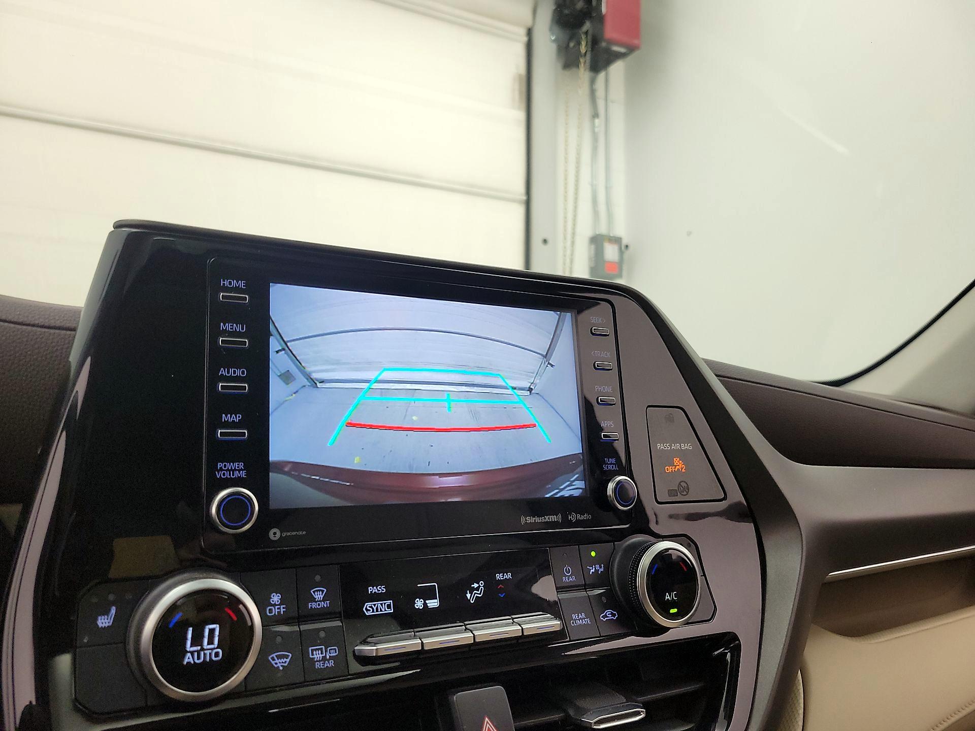 Thumbnail: 2021 Toyota Highlander - 14