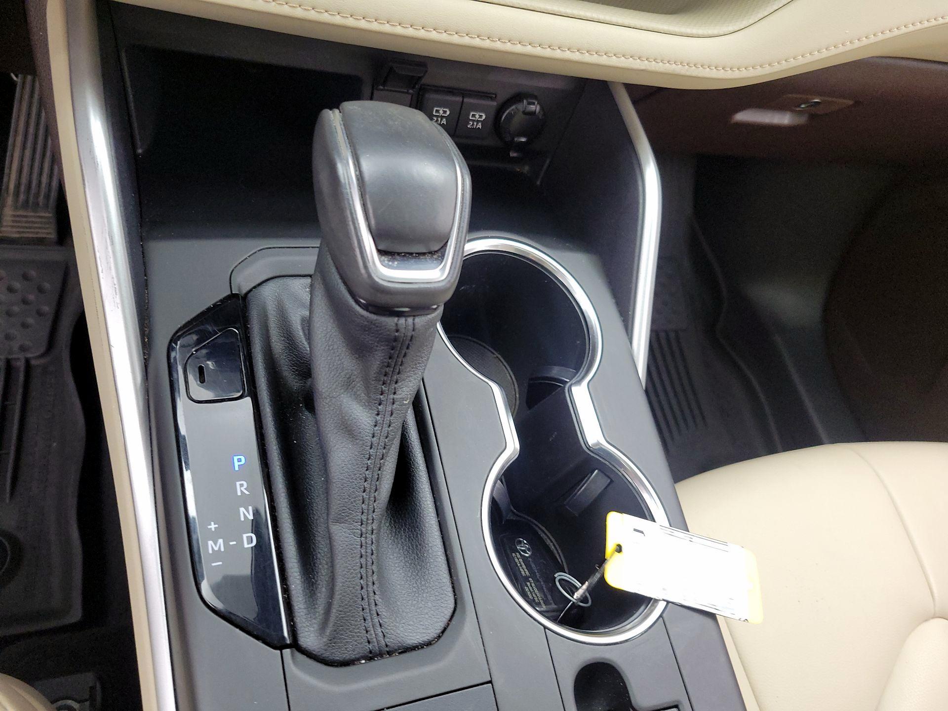 Thumbnail: 2021 Toyota Highlander - 17