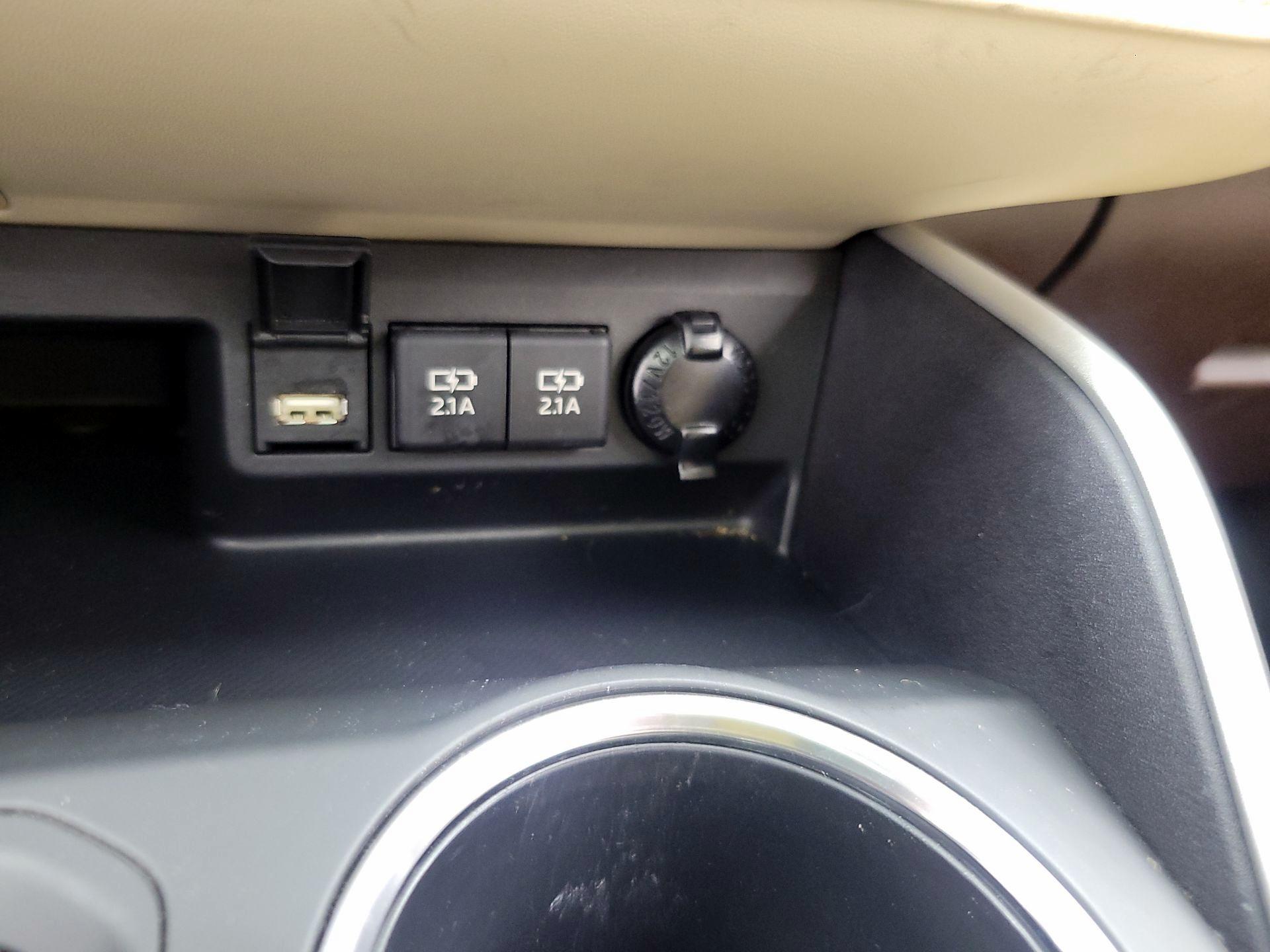 Thumbnail: 2021 Toyota Highlander - 18