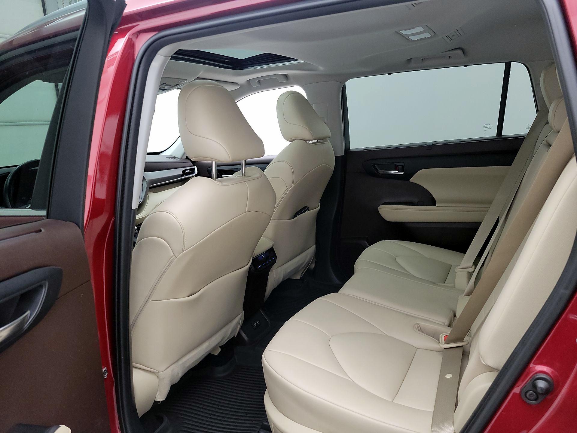 Thumbnail: 2021 Toyota Highlander - 20