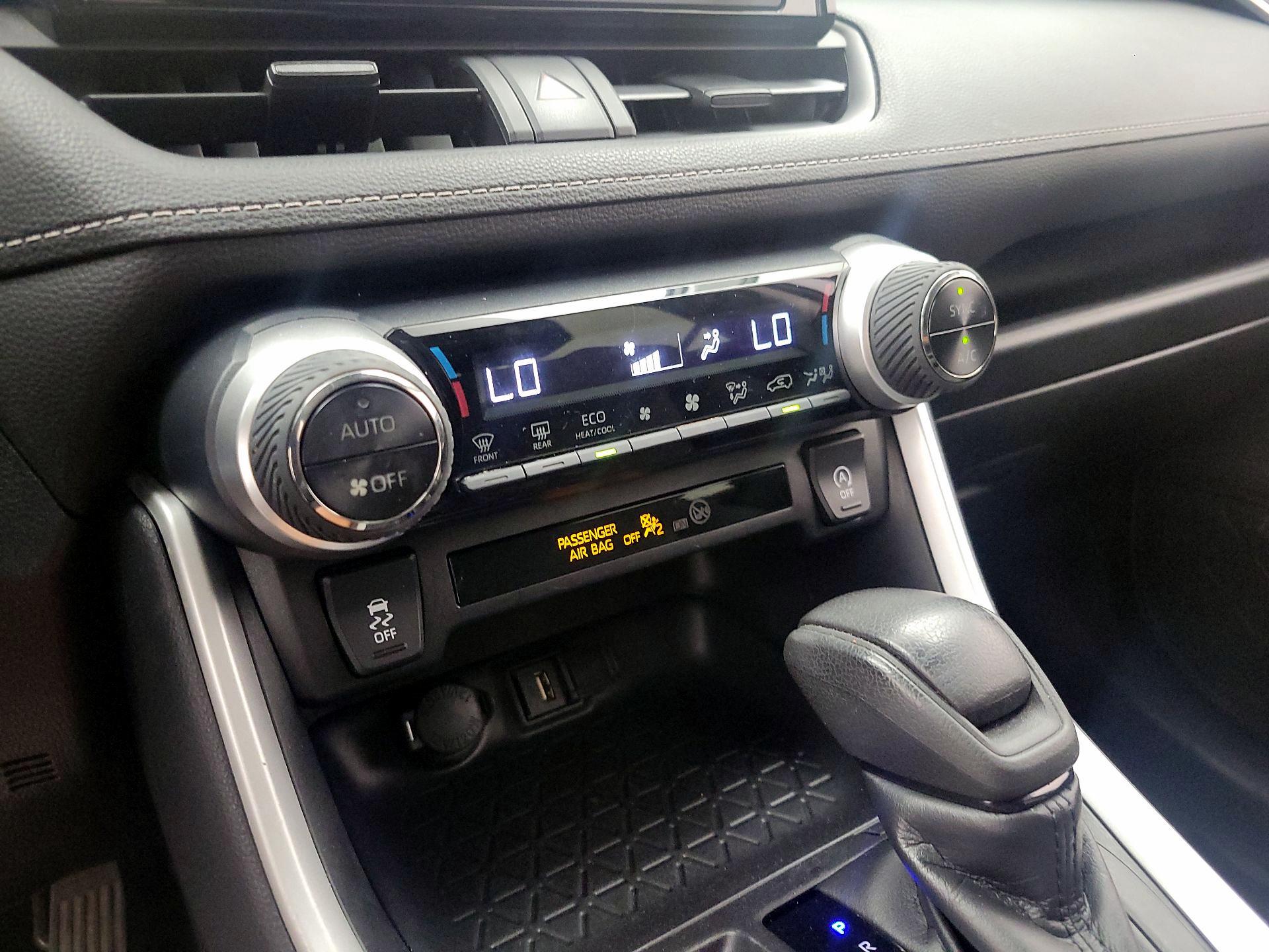 Thumbnail: 2021 Toyota RAV4 - 15