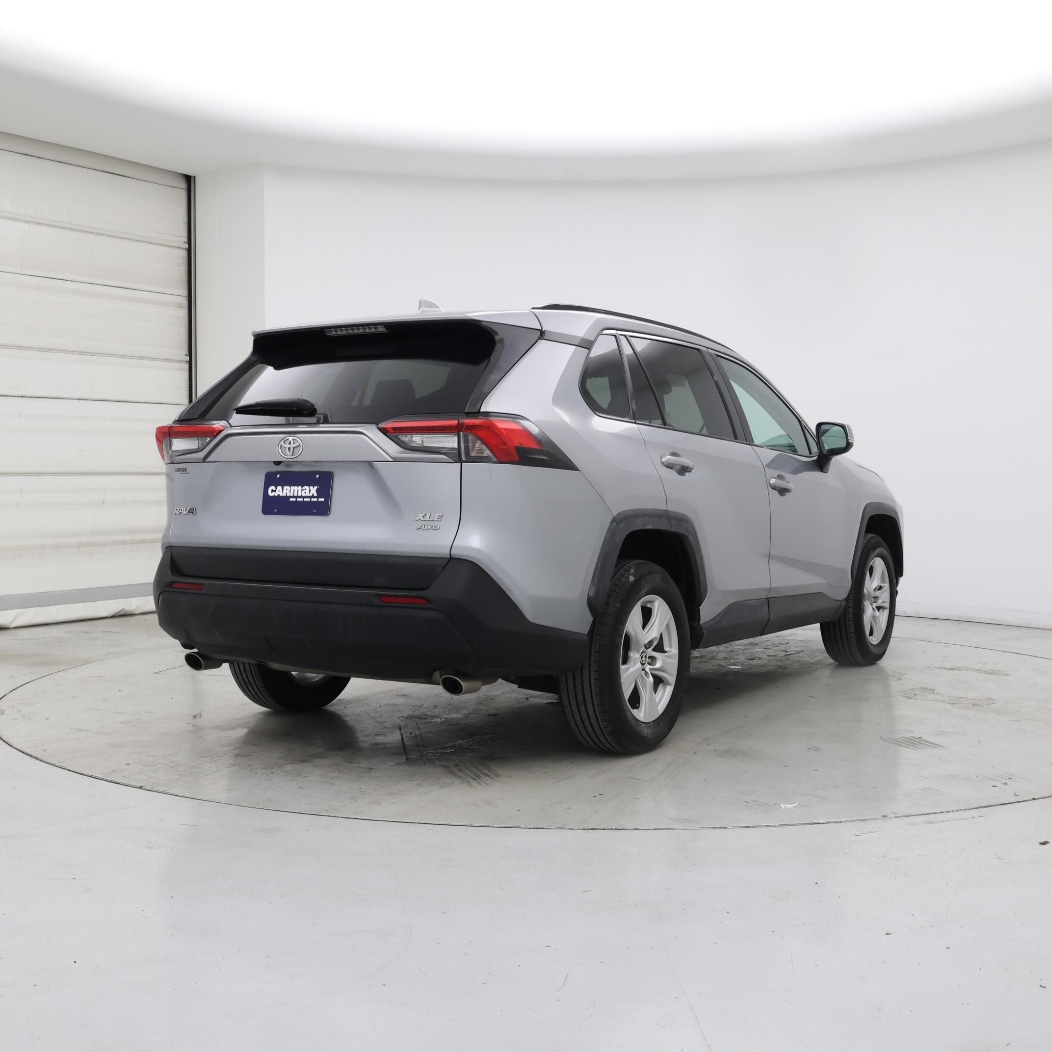 Thumbnail: 2021 Toyota RAV4 - 8