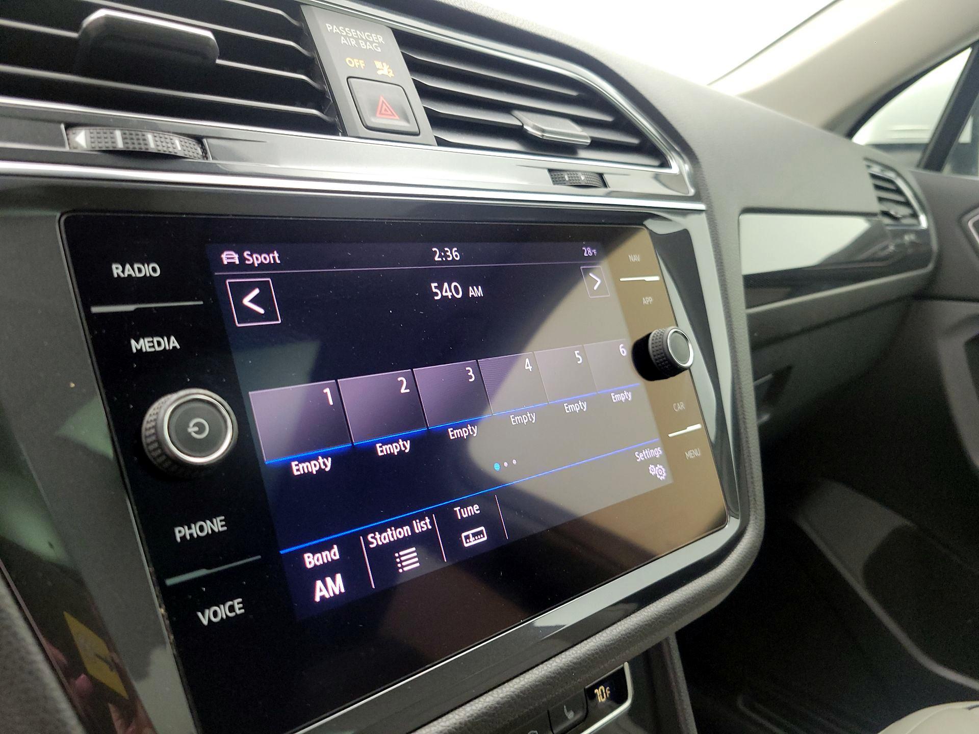 Thumbnail: 2019 Volkswagen Tiguan - 16