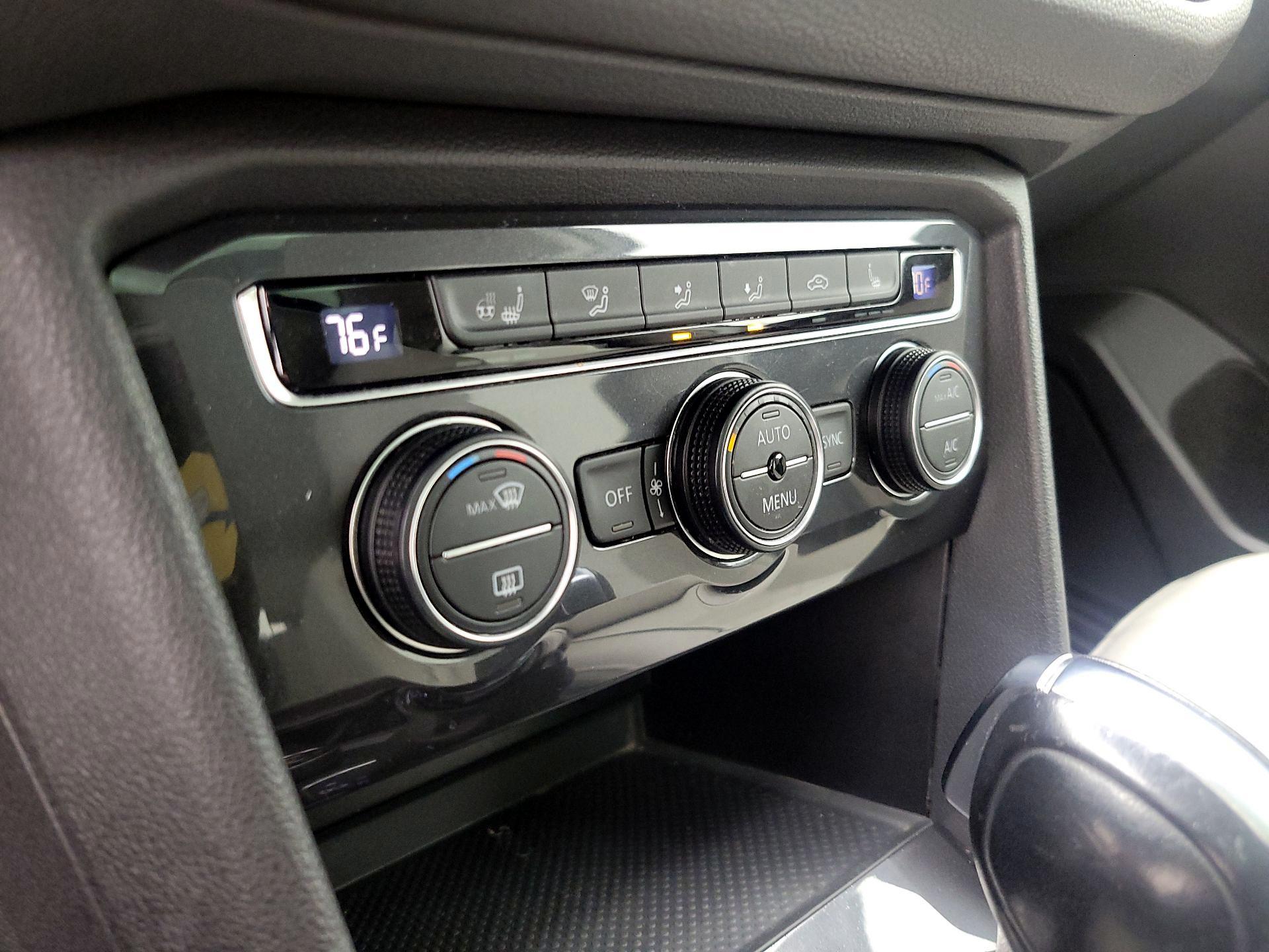 Thumbnail: 2019 Volkswagen Tiguan - 17