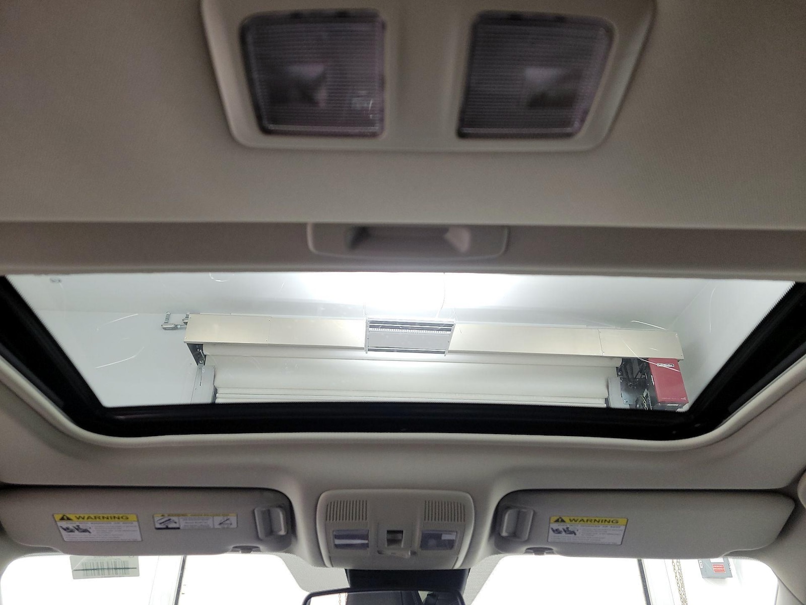 Sunroof(s) & Overhead Airbags