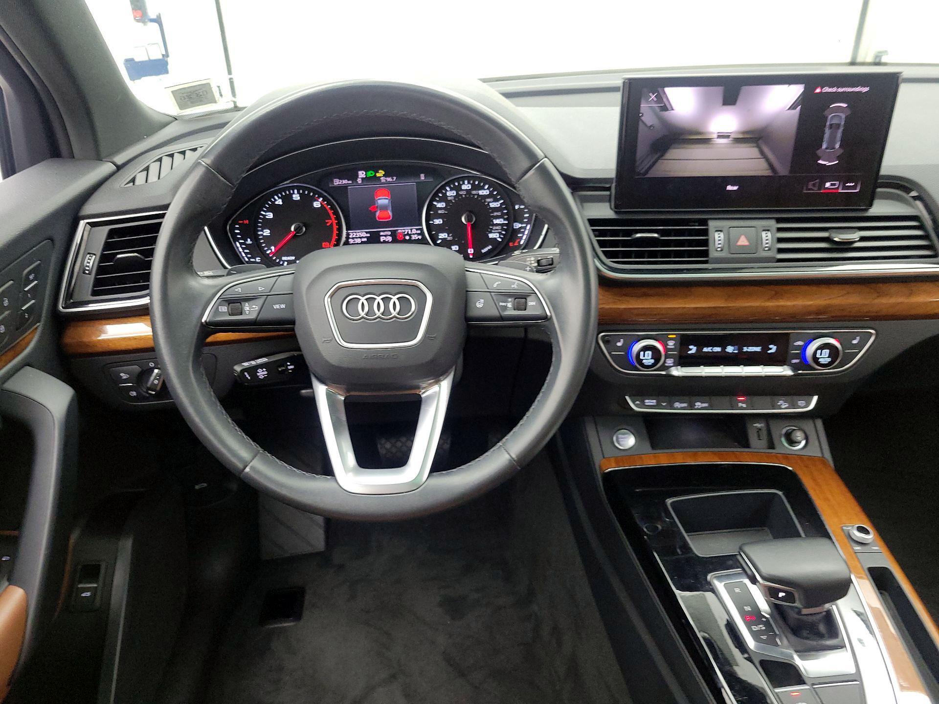 Thumbnail: 2023 Audi Q5 - 10