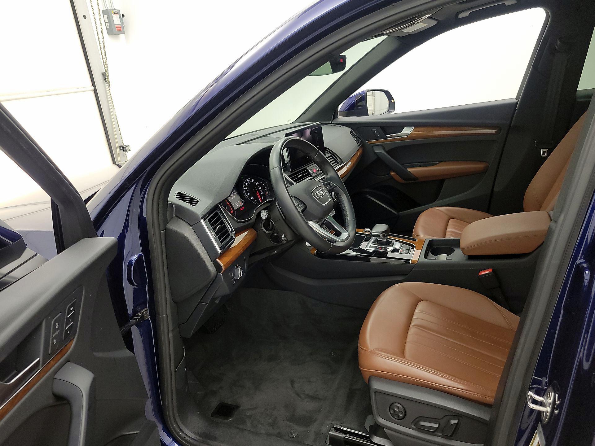 Thumbnail: 2023 Audi Q5 - 11