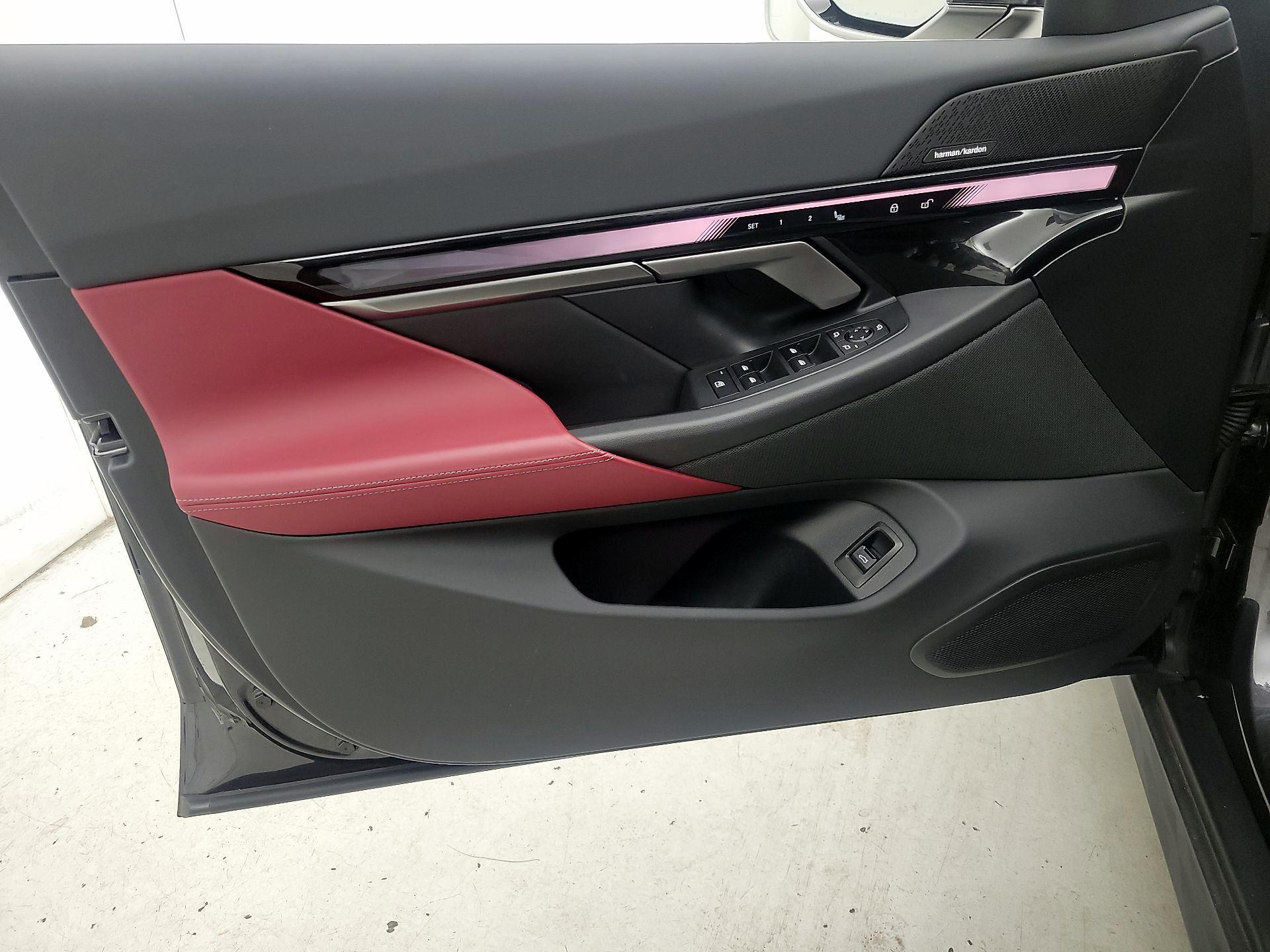 Thumbnail: 2025 BMW i5 - 12