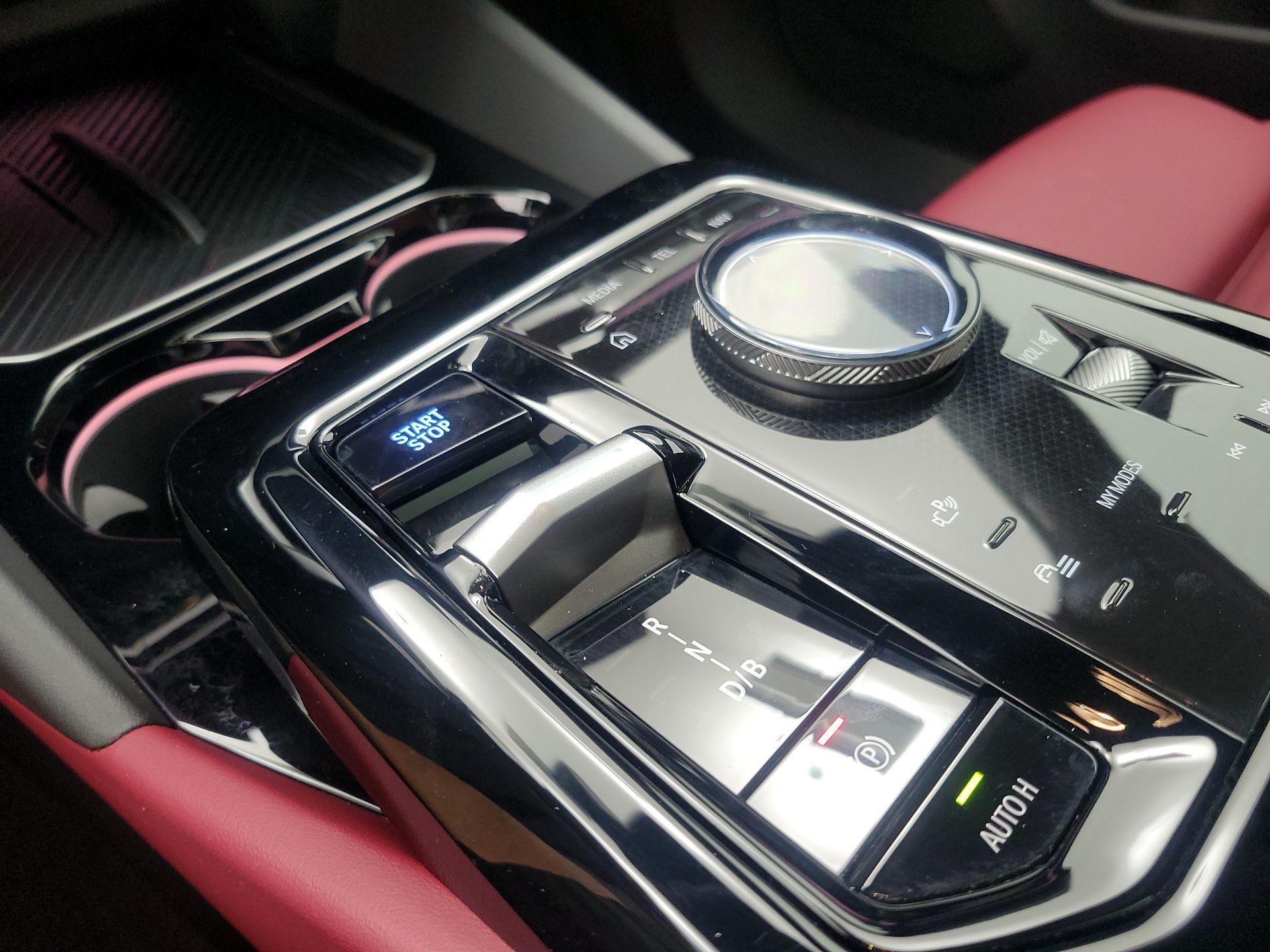 Thumbnail: 2025 BMW i5 - 17